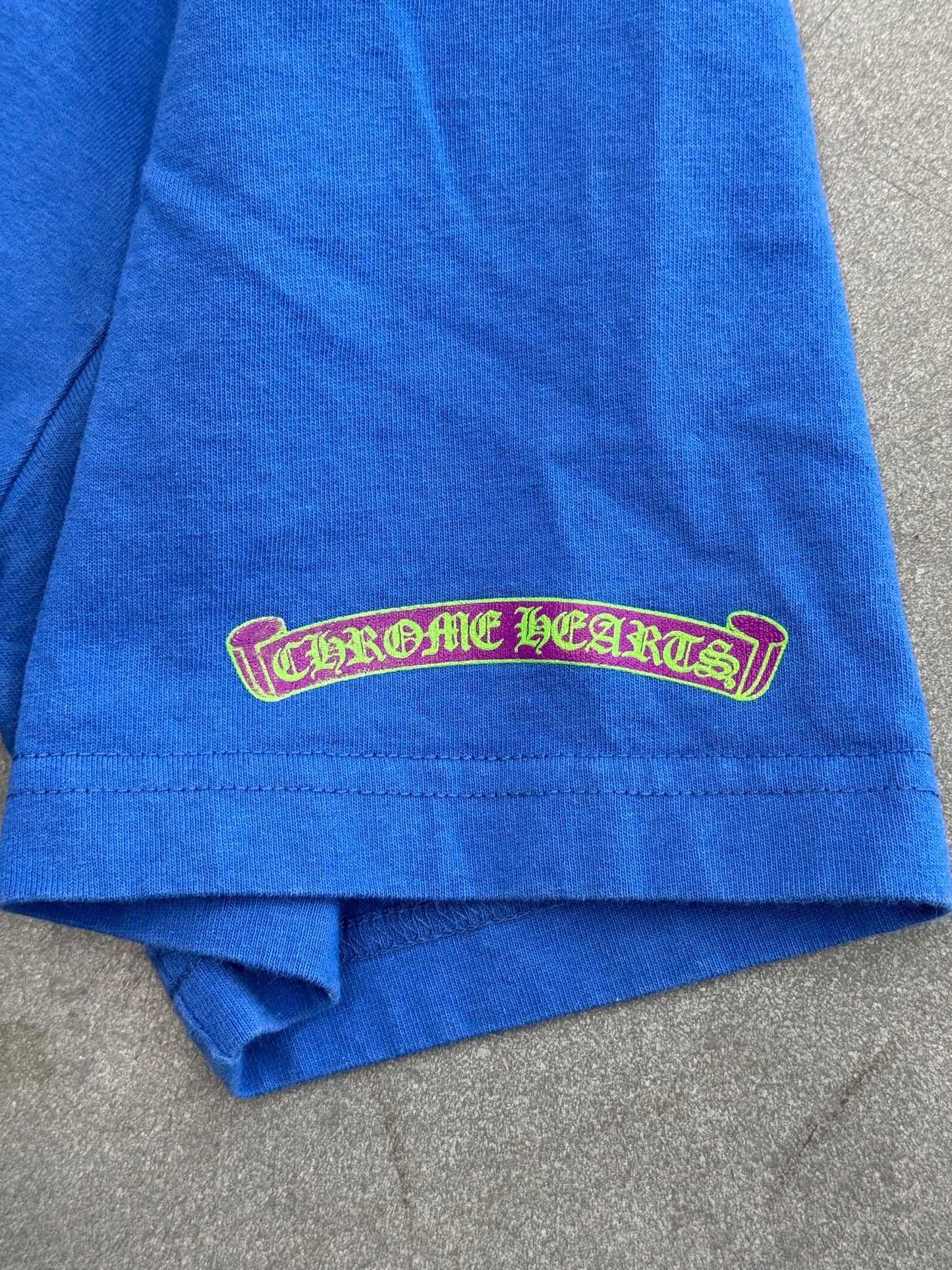 CHROME HEARTS SCROLL LOGO POCKET TEE - BLUE/PURPLE