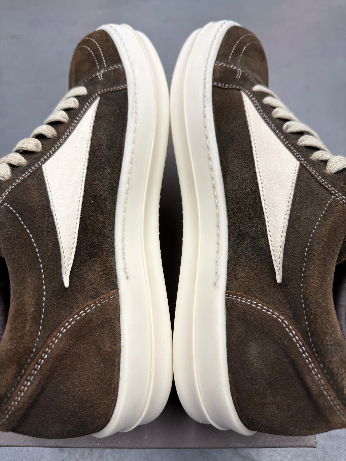 SIZE 41 RICK OWENS VINTAGE SNEAKS BROWN SUEDE (PRE-OWNED WITH BOX)