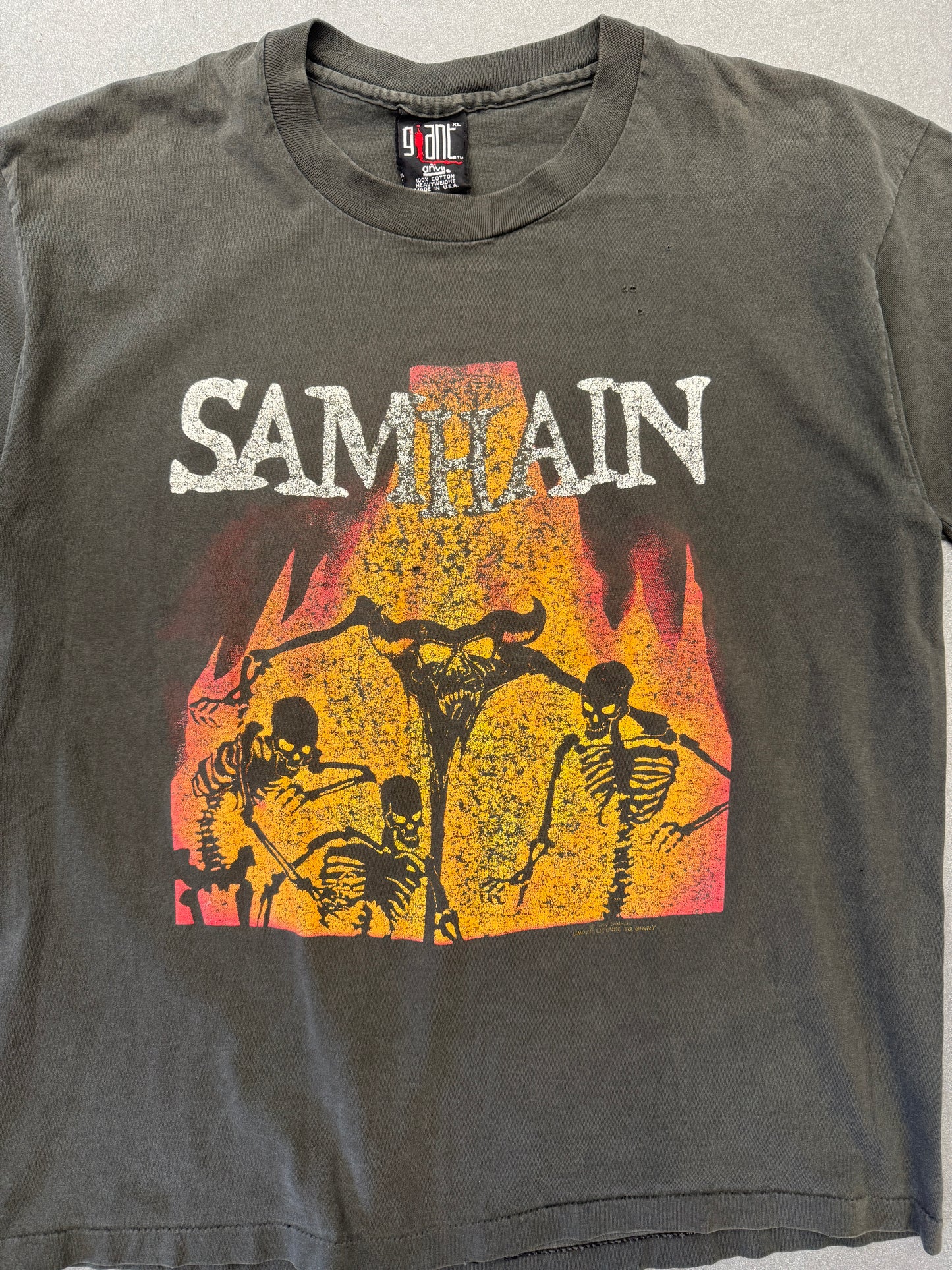 90'S SAMHAIN NOVEMBER COMING FIRE TEE (GIANT TAG)