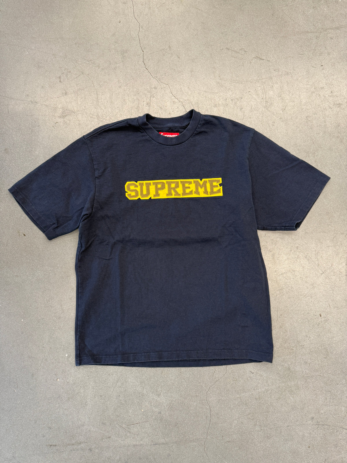 SS25 SUPREME SATIN APPLIQUE SS TOP - NAVY