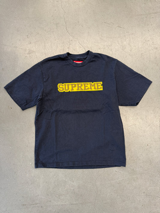 SS25 SUPREME SATIN APPLIQUE SS TOP - NAVY