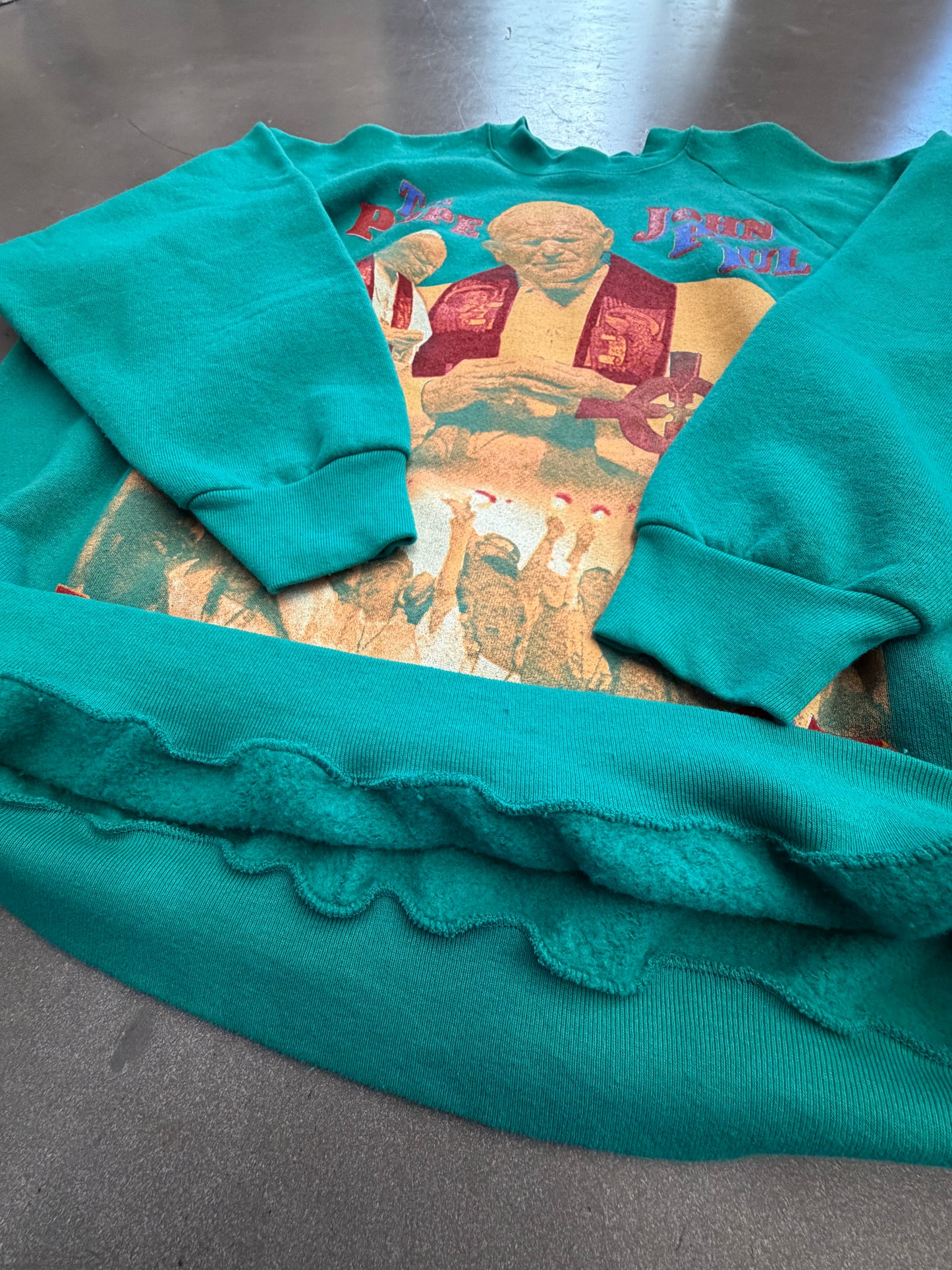 90'S THE POPE JOHN PAUL II WELCOME BOOTLEG RAP STYLE CREWNECK SWEATER (CUT TAG)