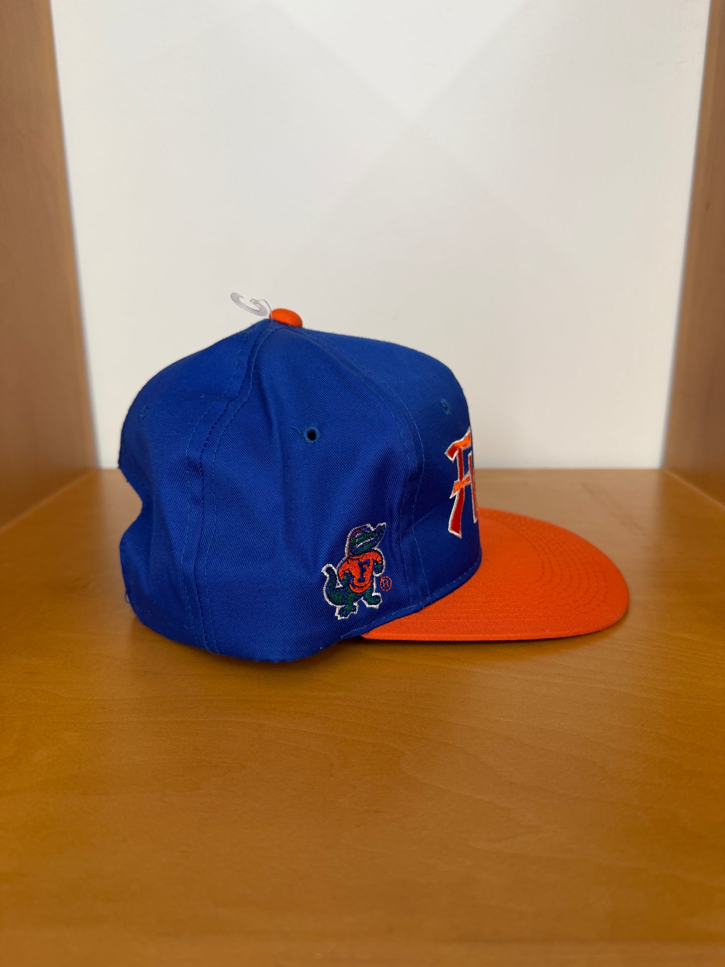 90'S FLORIDA GATORS SCRIPT SPORTS SPECIALTIES SNAPBACK HAT