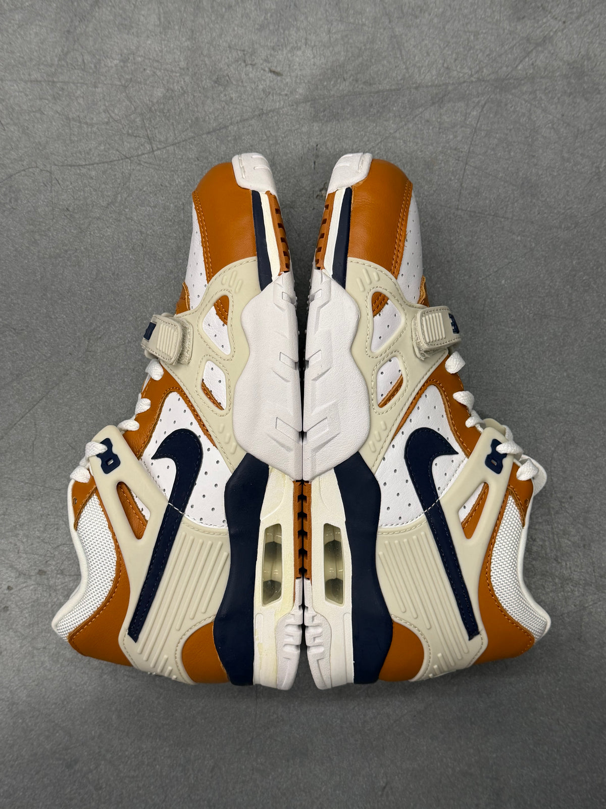SIZE 9 2014 NIKE AIR TRAINER 3 MEDICINE BALL (NEW WITH BOX)