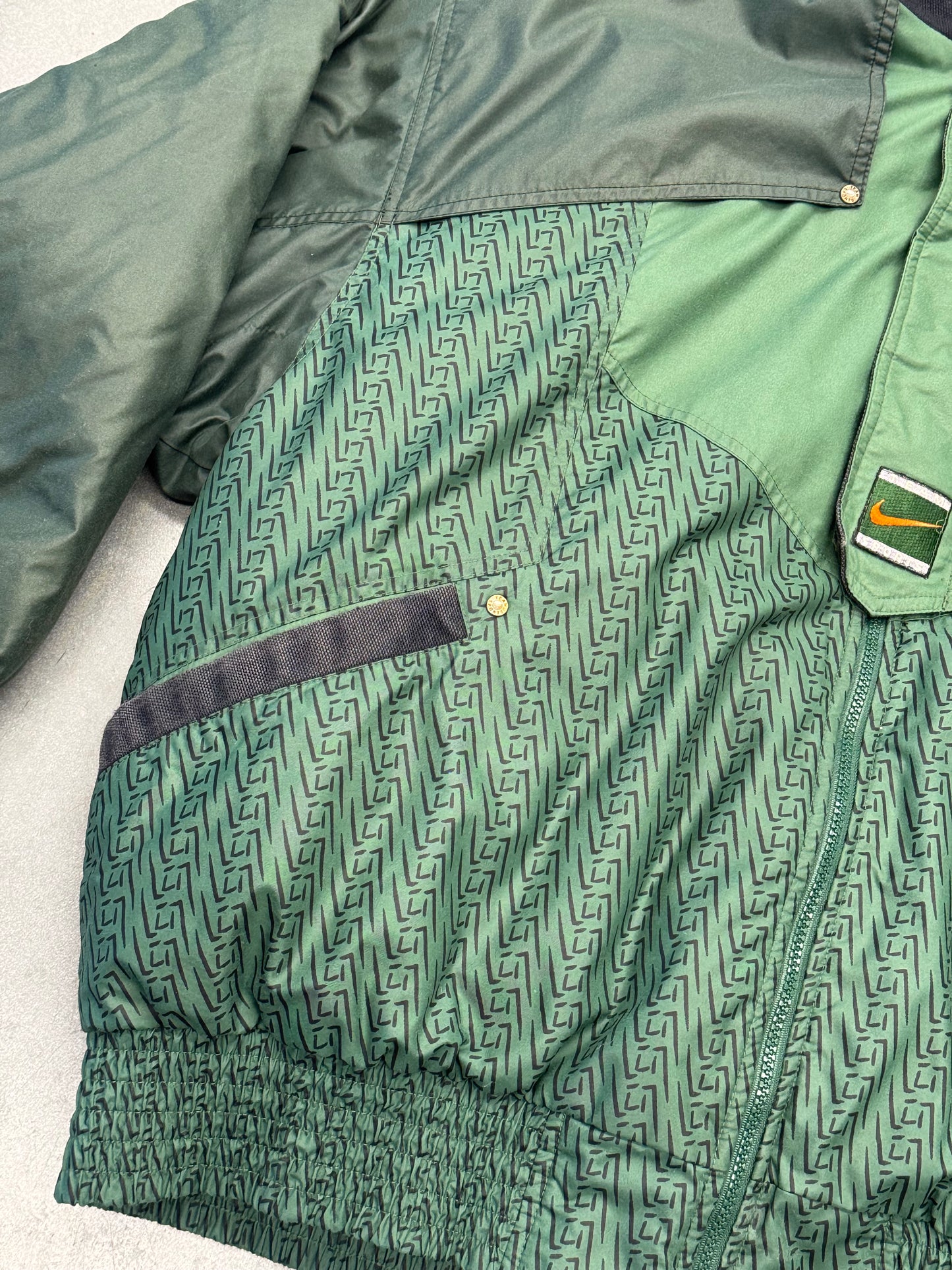 90S NIKE TEAM SPORTS UNIVERSITY OF MIAMI FOOTBALL FULL ZIP DOWN JACKET