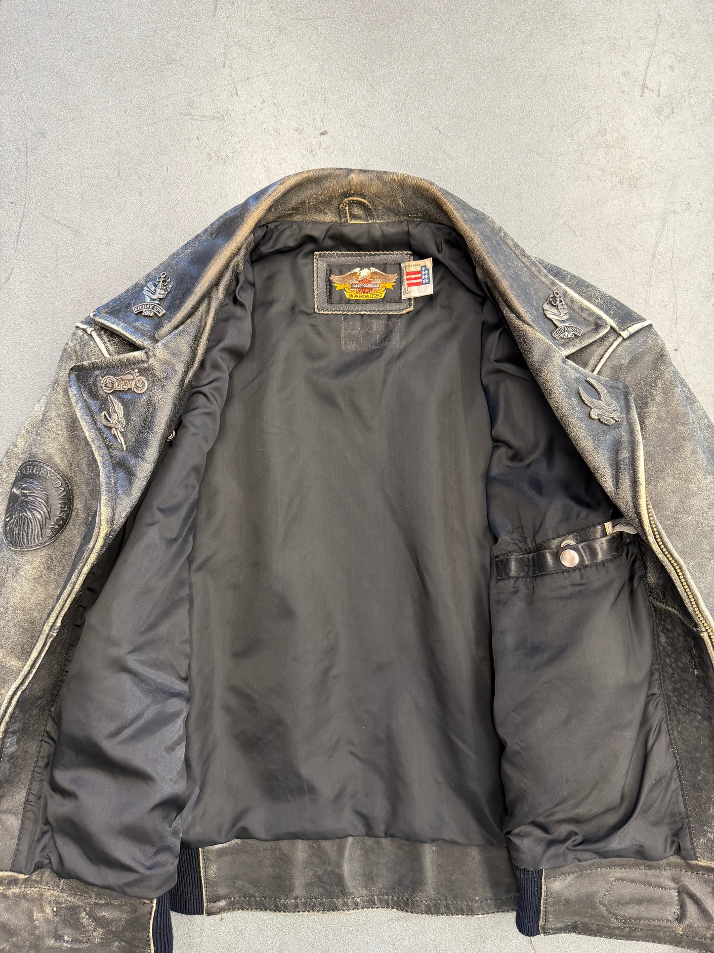1993 HARLEY-DAVIDSON 90TH ANNIVERSARY "WORLD'S FINEST" ZIP UP LEATHER JACKET WITH PINS