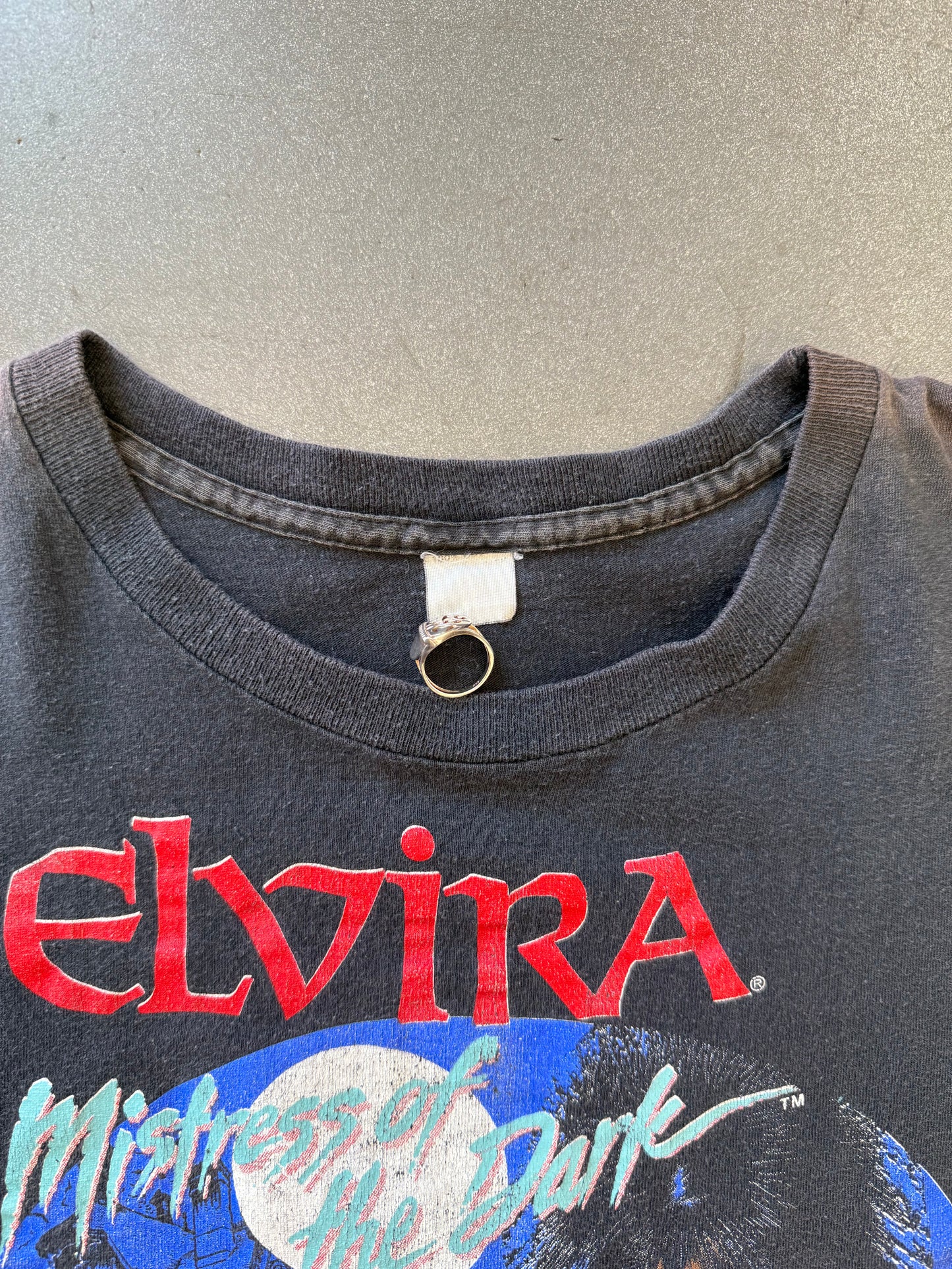 1988 ELVIRA MISTRESS OF THE DARK TEE