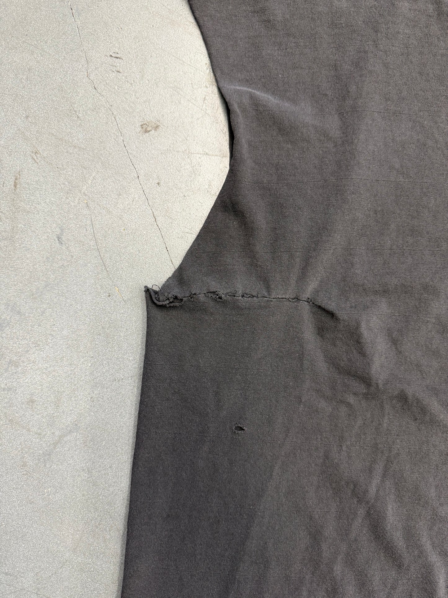 90S PULP FICTION "OH, I'M SORRY. DID I BREAK YOUR CONCENTRATION?" CUTOFF TEE (TULTEX TAG)