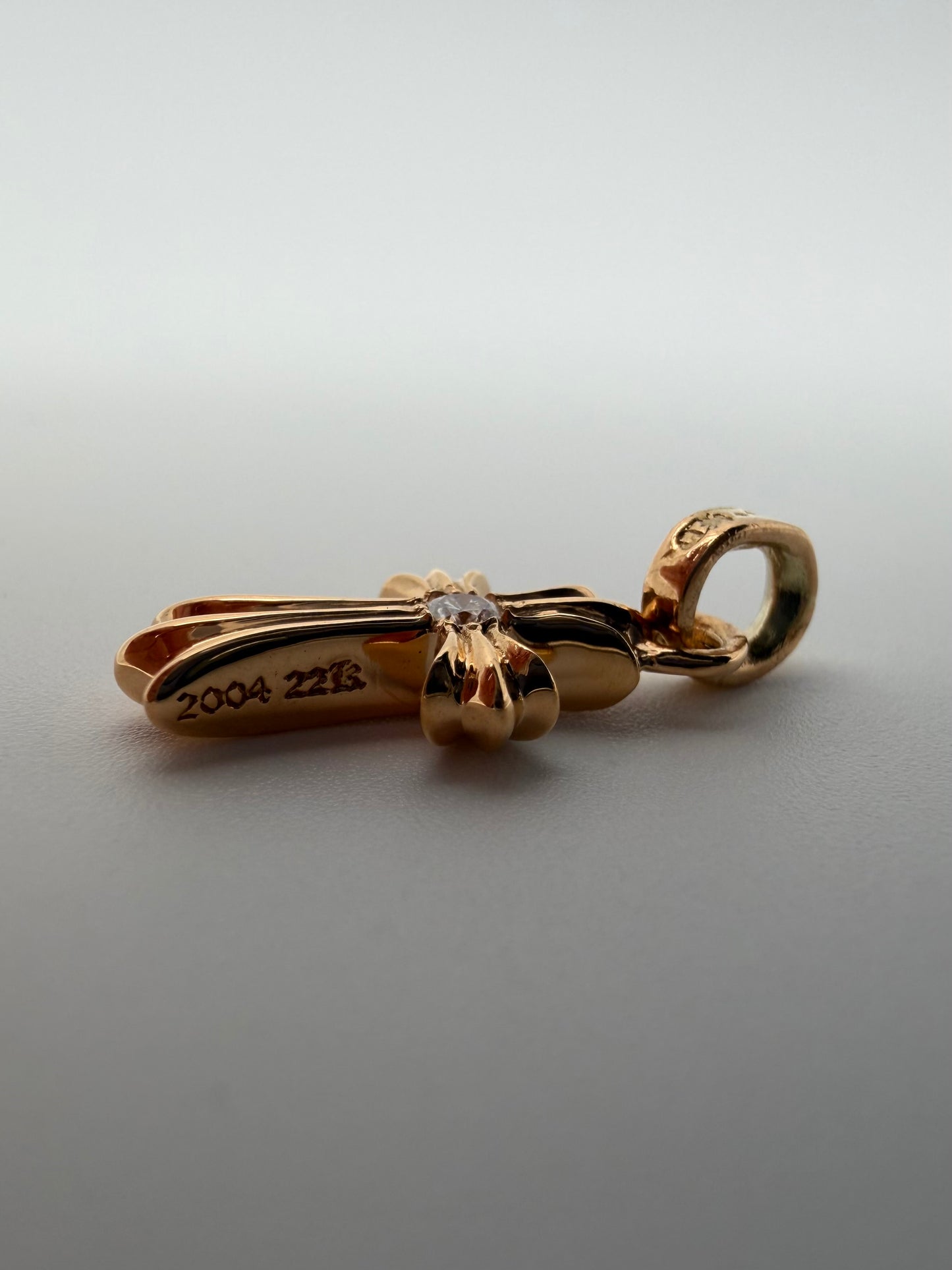 CHROME HEARTS GOLD SINGLE DIAMOND BABY FAT CROSS