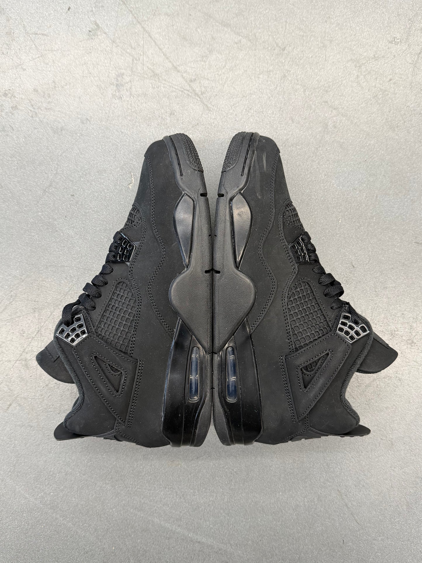 2025 AIR JORDAN 4 RETRO BLACK CAT (PRE-OWNED WITH BOX)