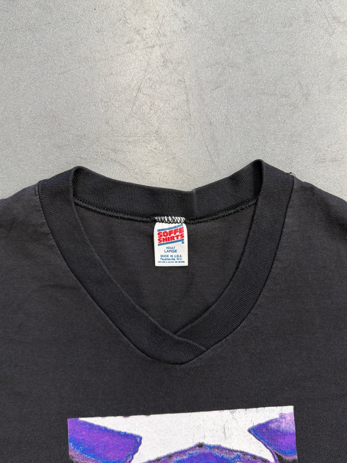 1996 RADIOHEAD DON'T TELL ME WHAT KIND OF DAY TO HAVE V NECK TEE (SOFFE SHIRTS TAG)