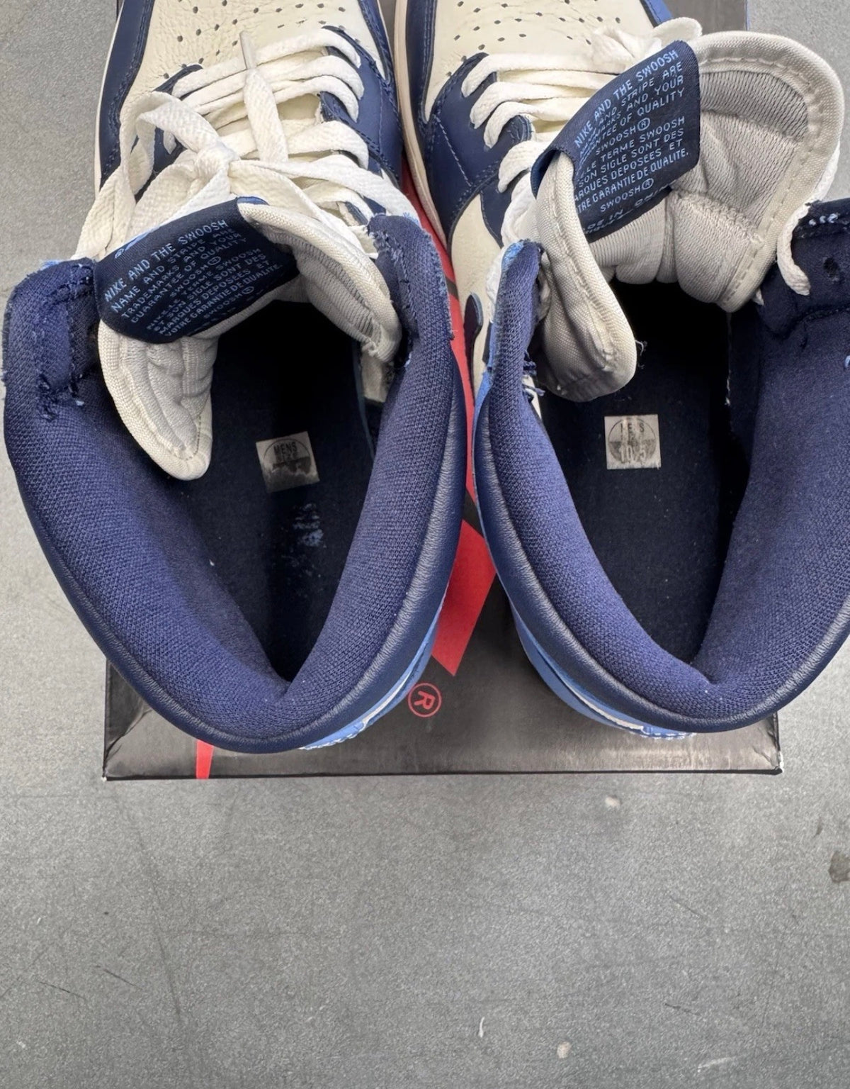 2019 SIZE 10.5 JORDAN 1 RETRO HIGH OBSIDIAN WITH BOX