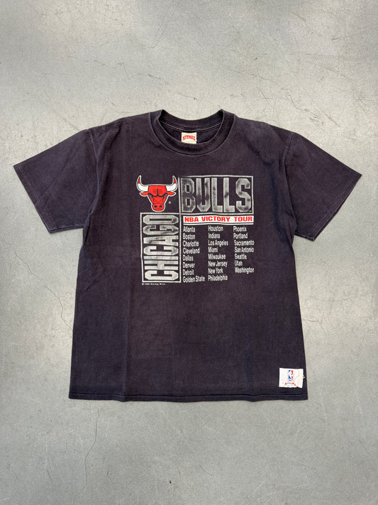 1989 CHICAGO BULLS NBA VICTORY TOUR FADED TEE (NUTMEG MILLS TAG)