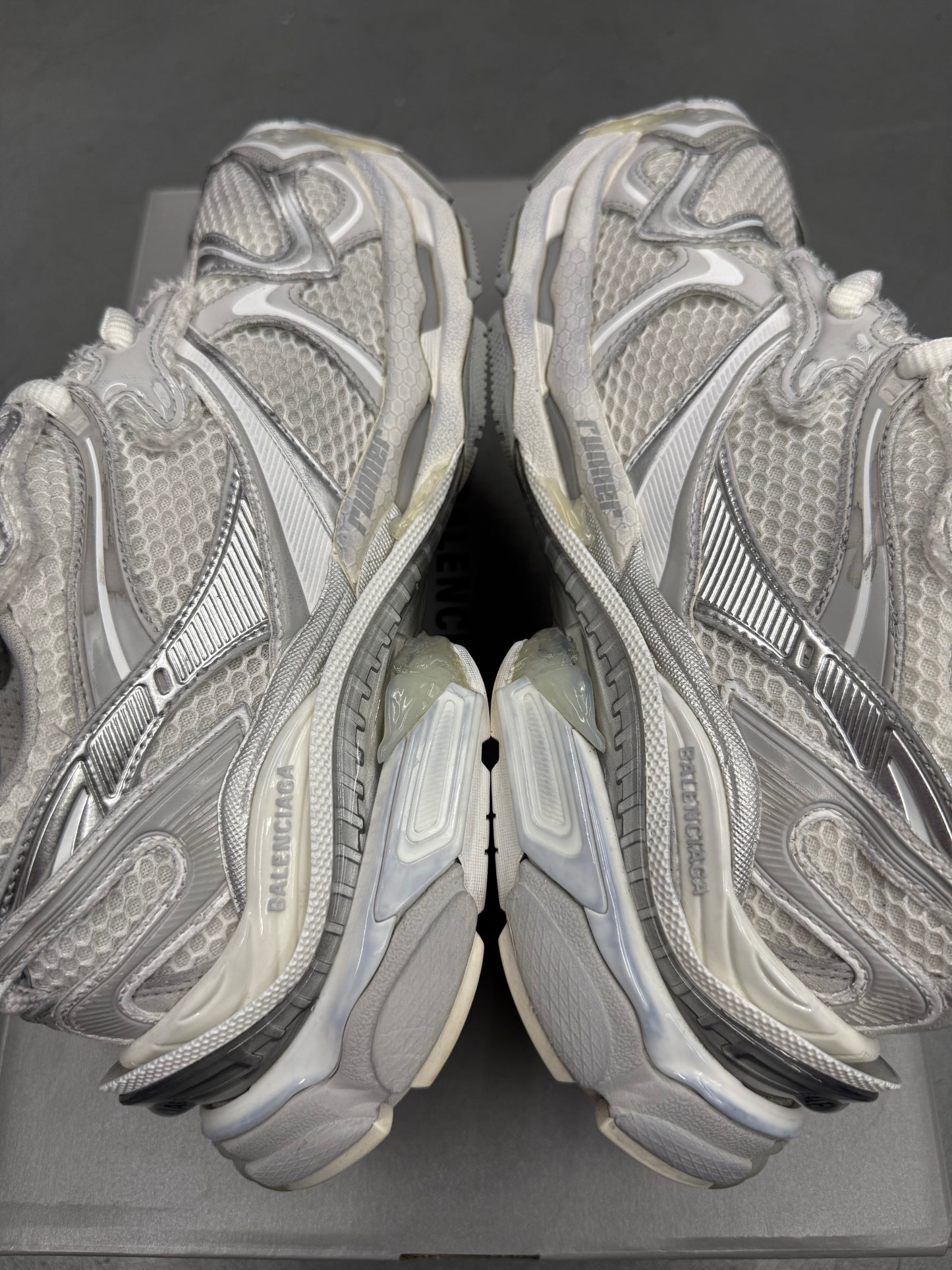SIZE 41 BALENCIAGA RUNNER 2 WORN-OUT SNEAKERS