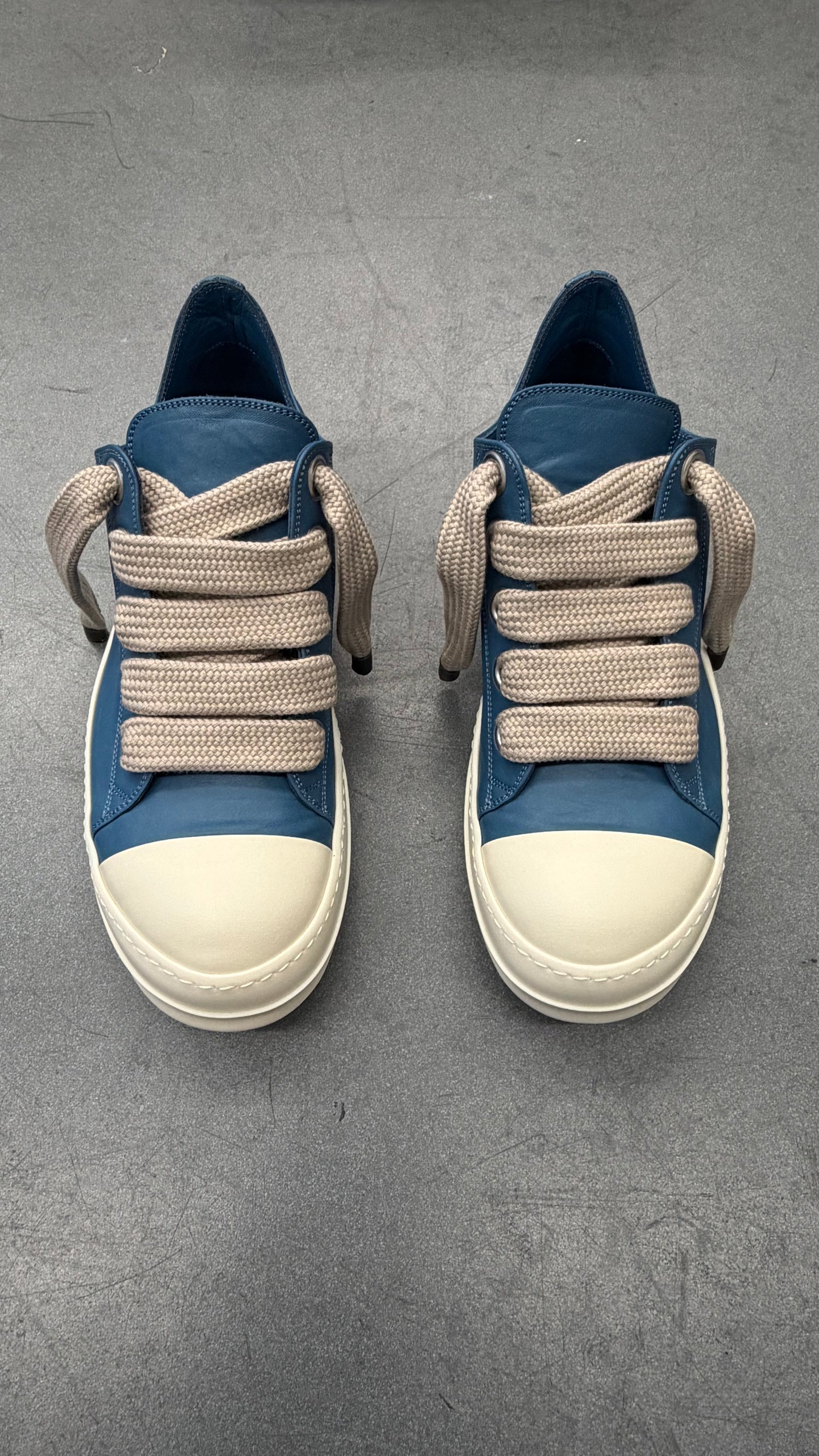 RICK OWENS JUMBOLACE LOW SNEAKS - NUBLU/MILK/MILK