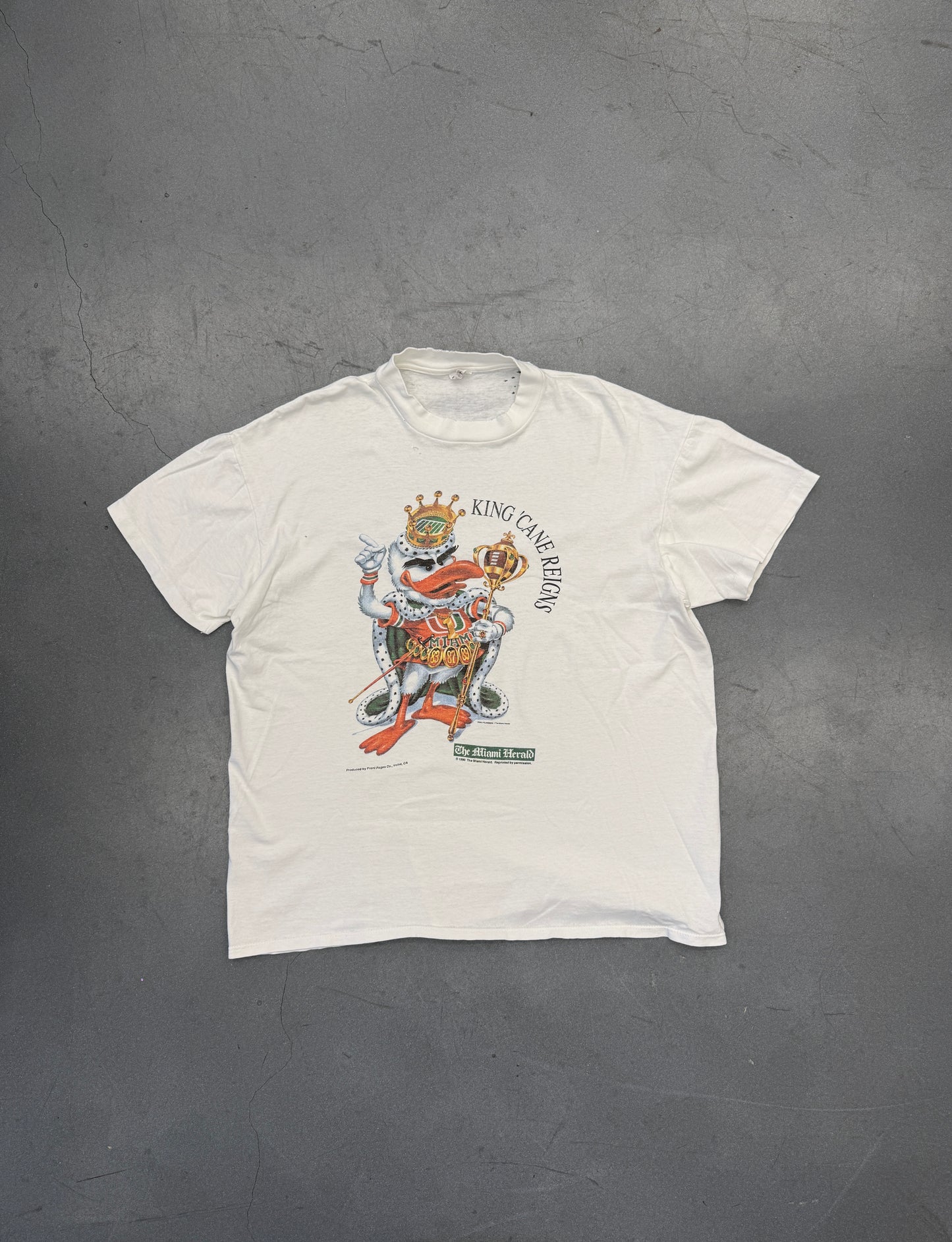 1990 THE MIAMI HERALD "KING 'CANE REIGNS" UNIVERSITY OF MIAMI TEE (STEDMAN TAG)