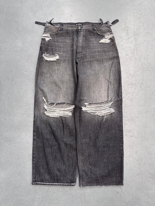 BALENCIAGA DESTROYED BAGGY SKATE JEANS - BLACK (L)