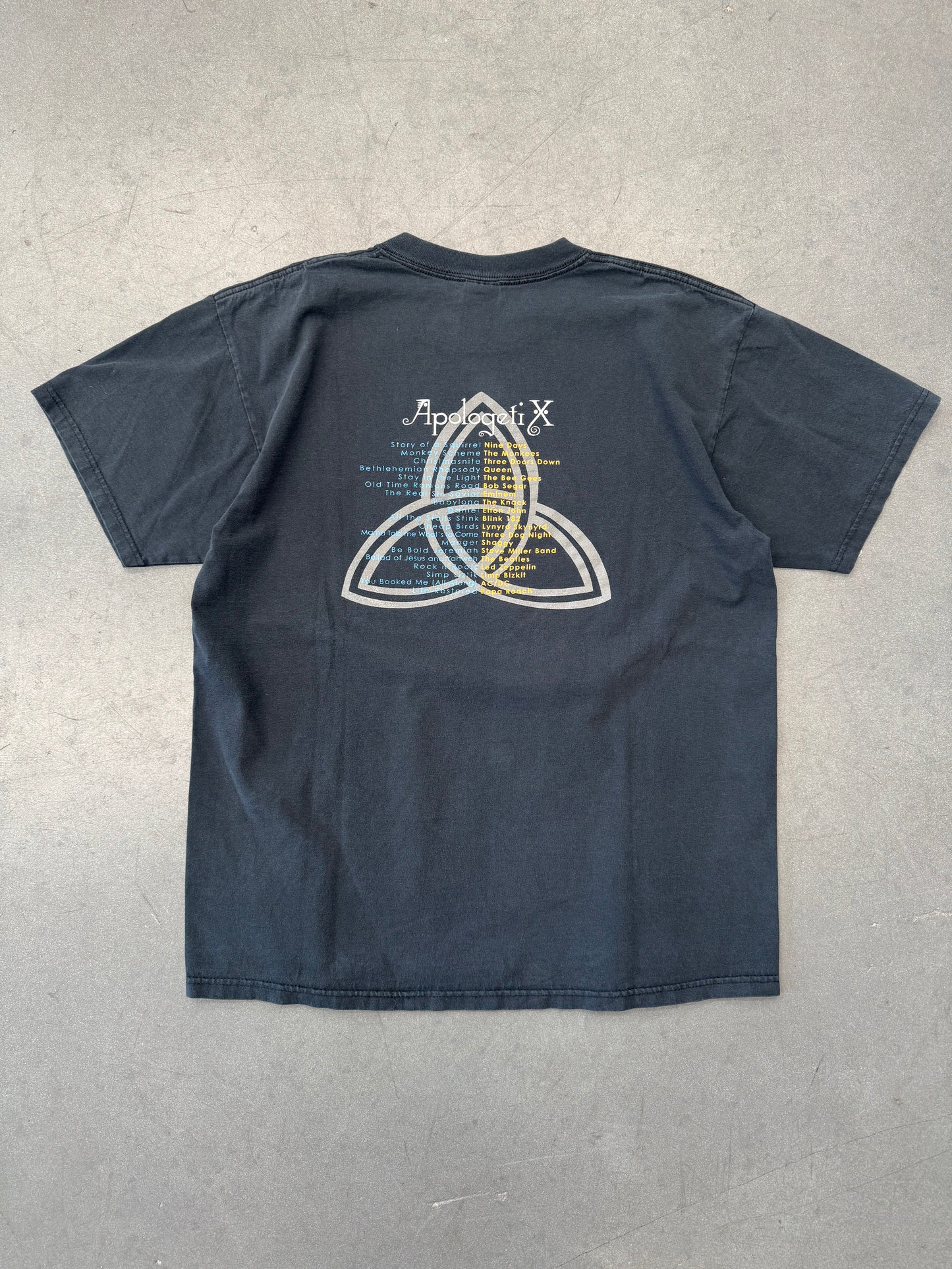 90S "KEEP THE CHANGE" APOLOGETI X SHOW TEE (ANVIL YELLOW BAR TAG)