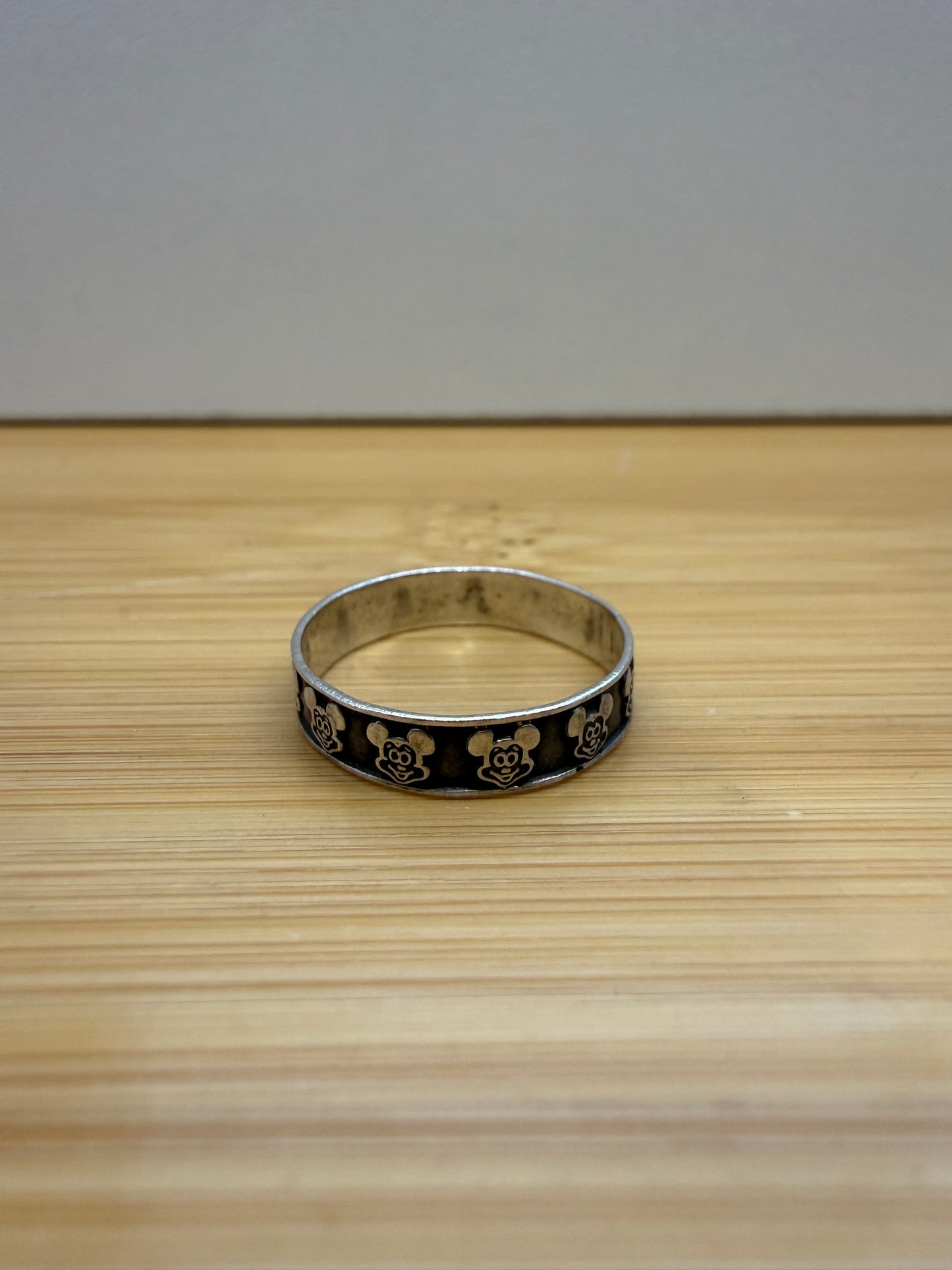 VINTAGE DISNEY MICKEY MOUSE SILVER BAND RING