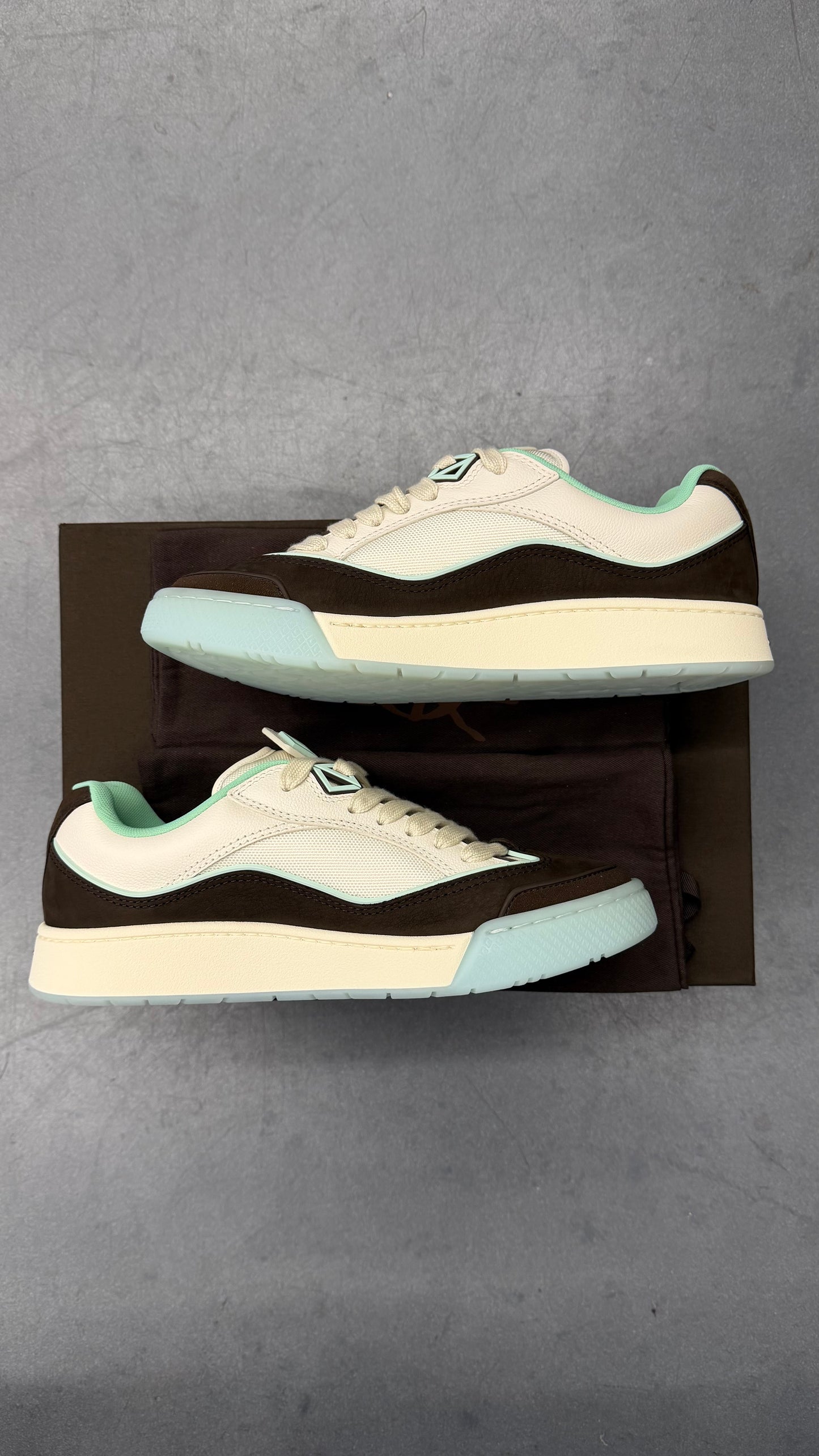 2022 DIOR B713 CACTUS JACK - CREAM MOCHA