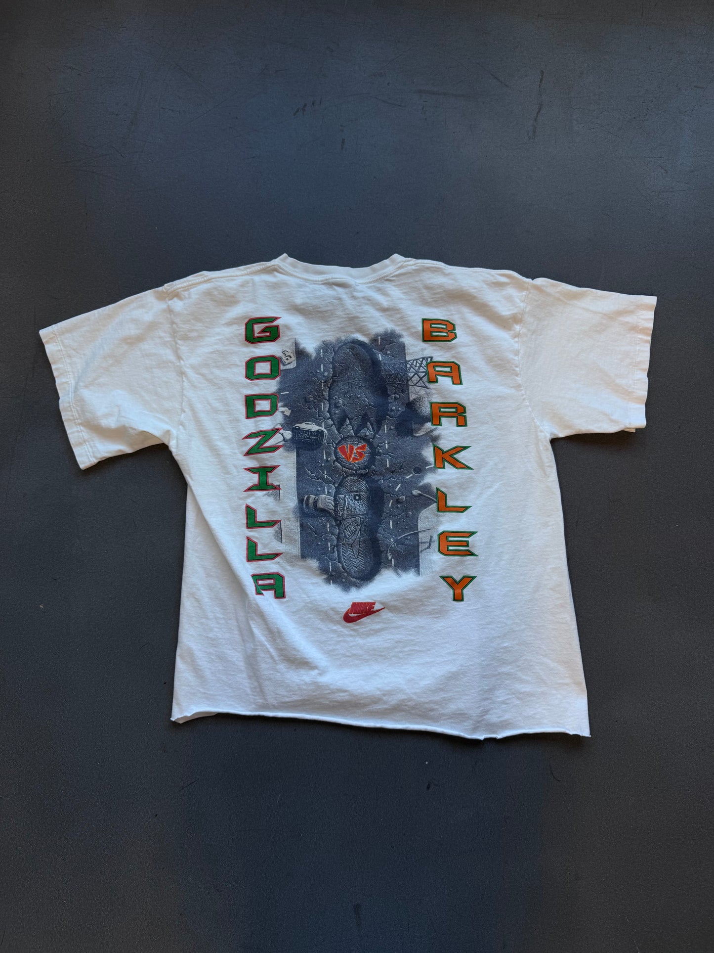 90'S NIKE CHARLES BARKLEY GODZILLA BATTLE OF THE CENTURY CROPPED TEE (GREY NIKE TAG)