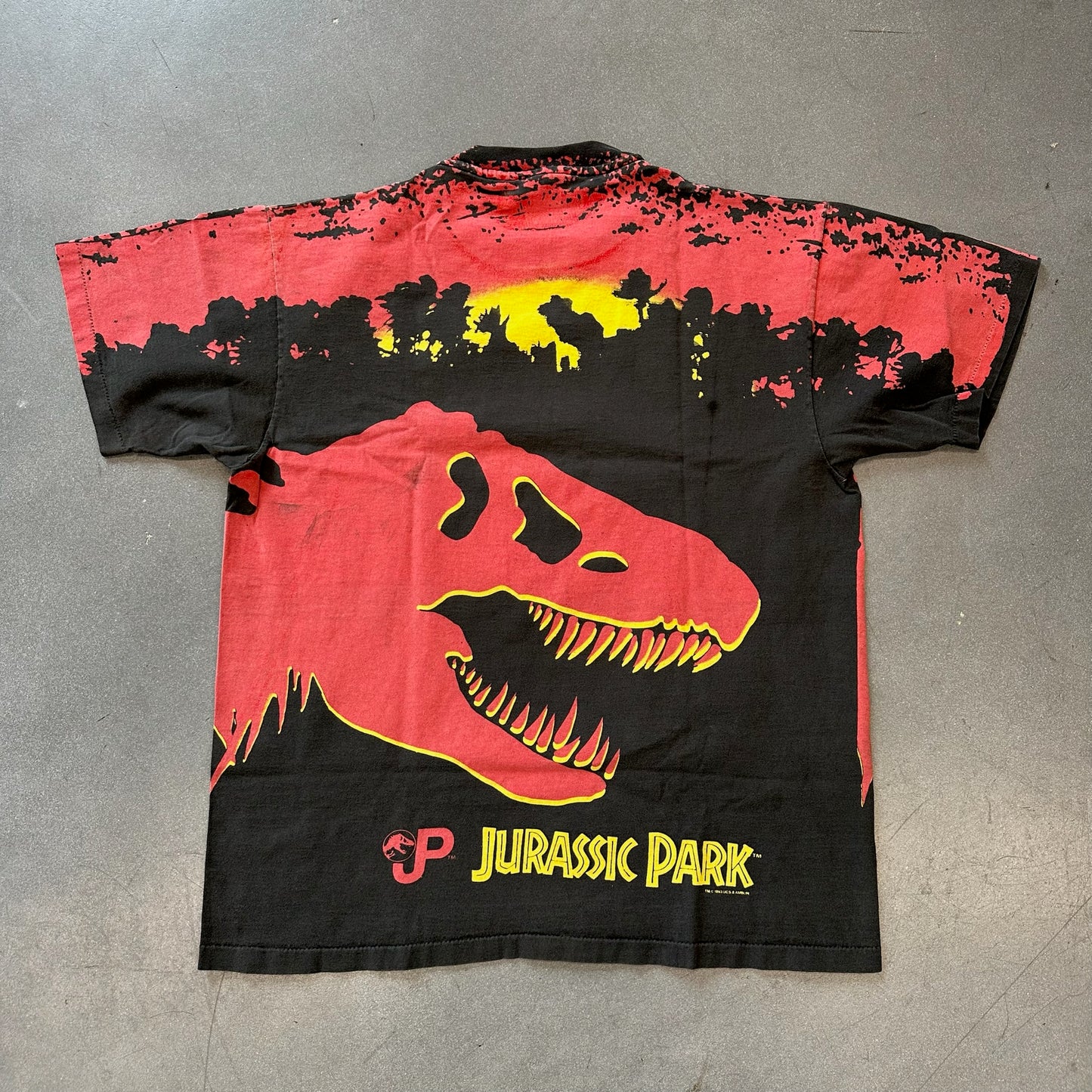 1993 JURASSIC PARK T-REX ALL OVER PRINT MOVIE PROMO TEE (RED BAR ANVIL TAG)