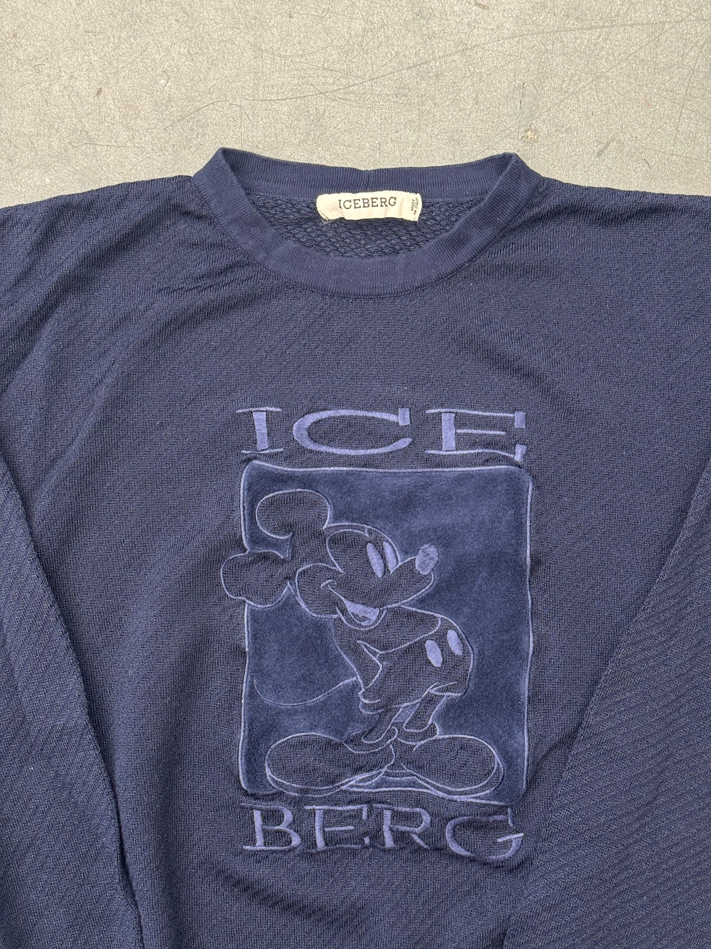 VINTAGE DISNEY ICEBERG MICKEY MOUSE SWEATER