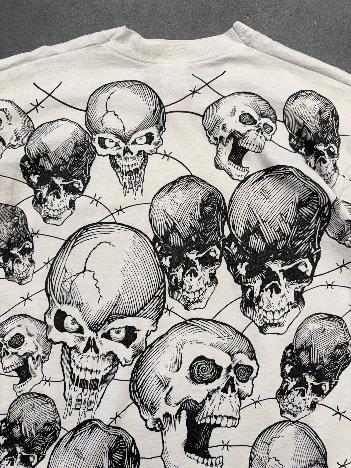 90'S SKULLS AOP TEE (FOTL BEST TAG)