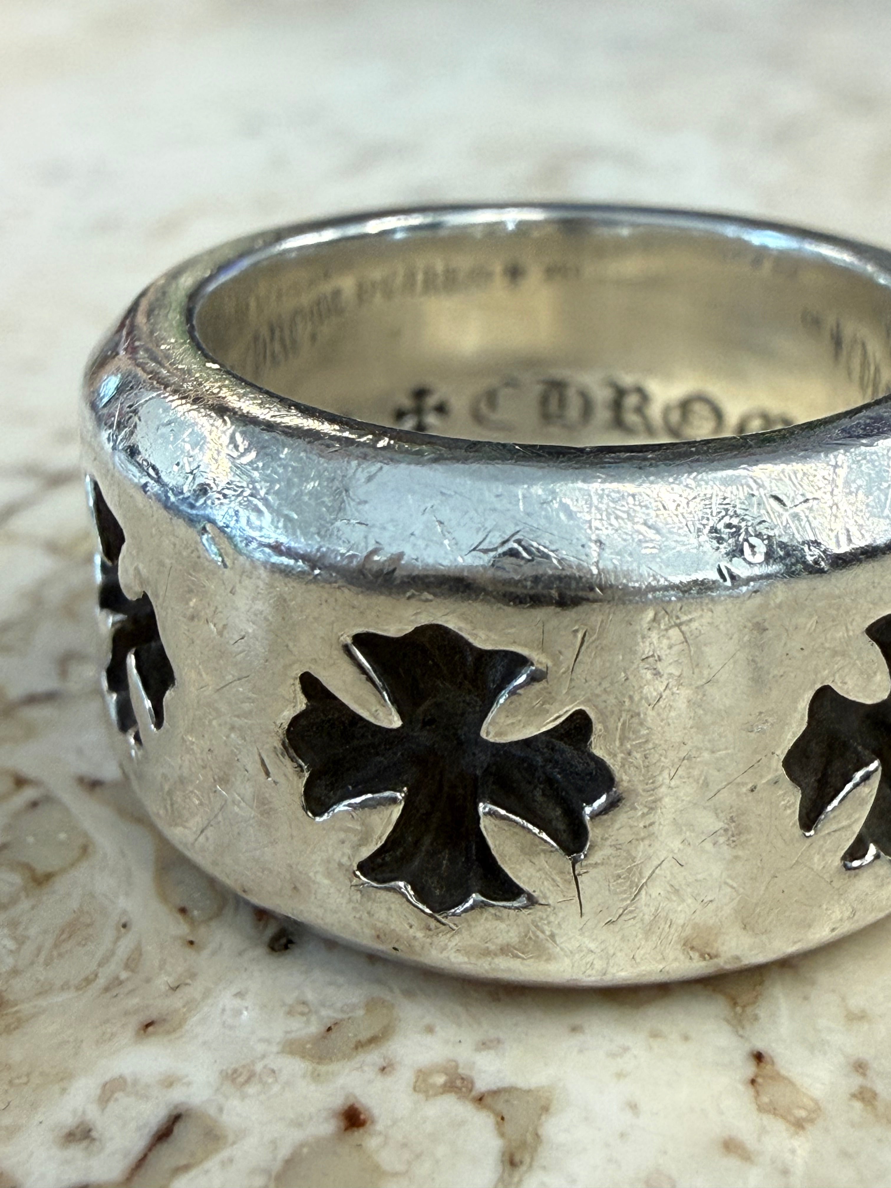 CHROME HEARTS NEGATIVE CH PLUS WIDE BAND SILVER RING (19.5 GRAMS