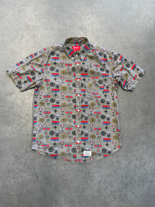 SS10 SUPREME MEDAL SS BUTTON-UP SHIRT