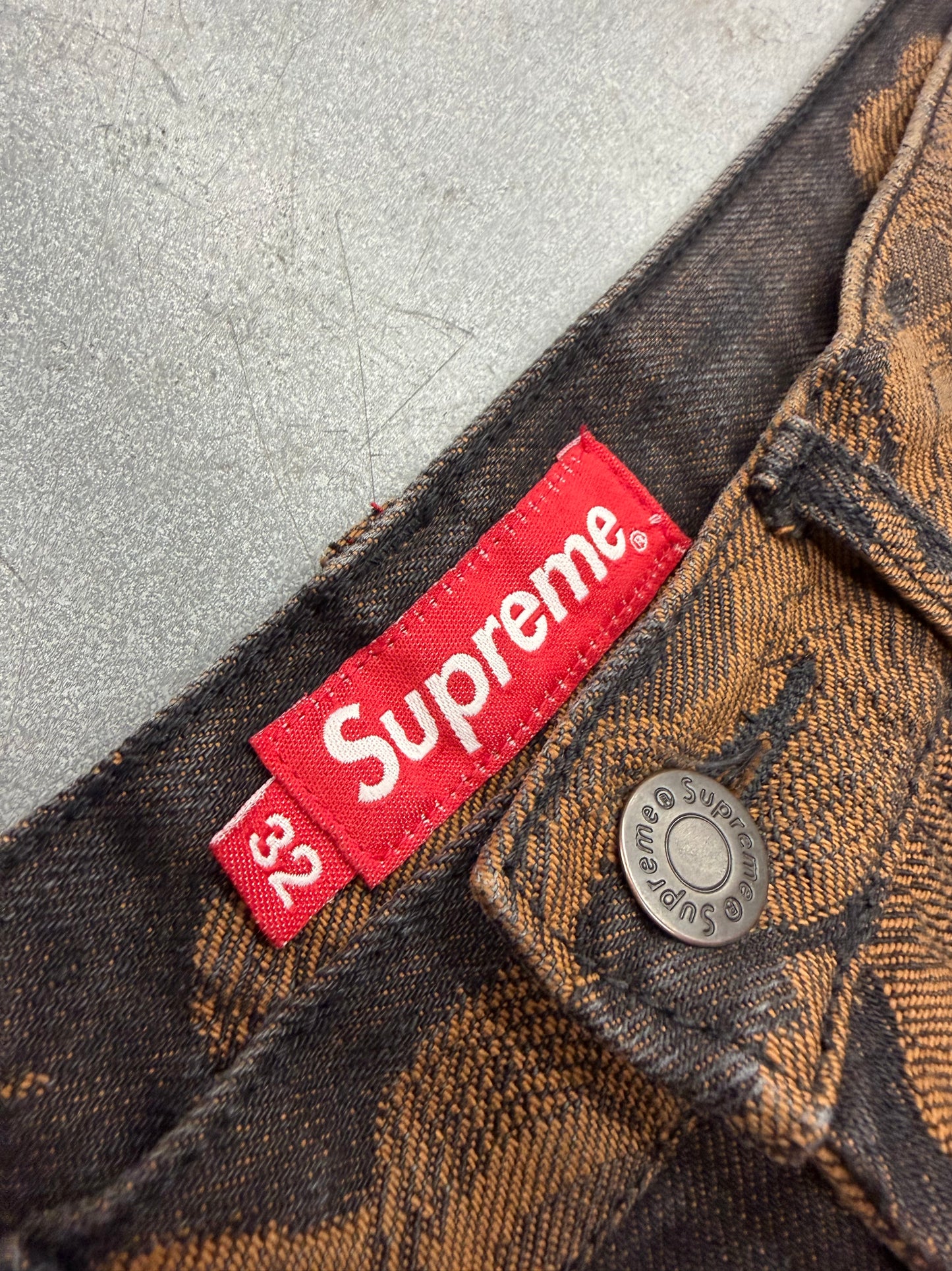 SS23 SUPREME FLAMES JACQUARD BAGGY DENIM SHORTS