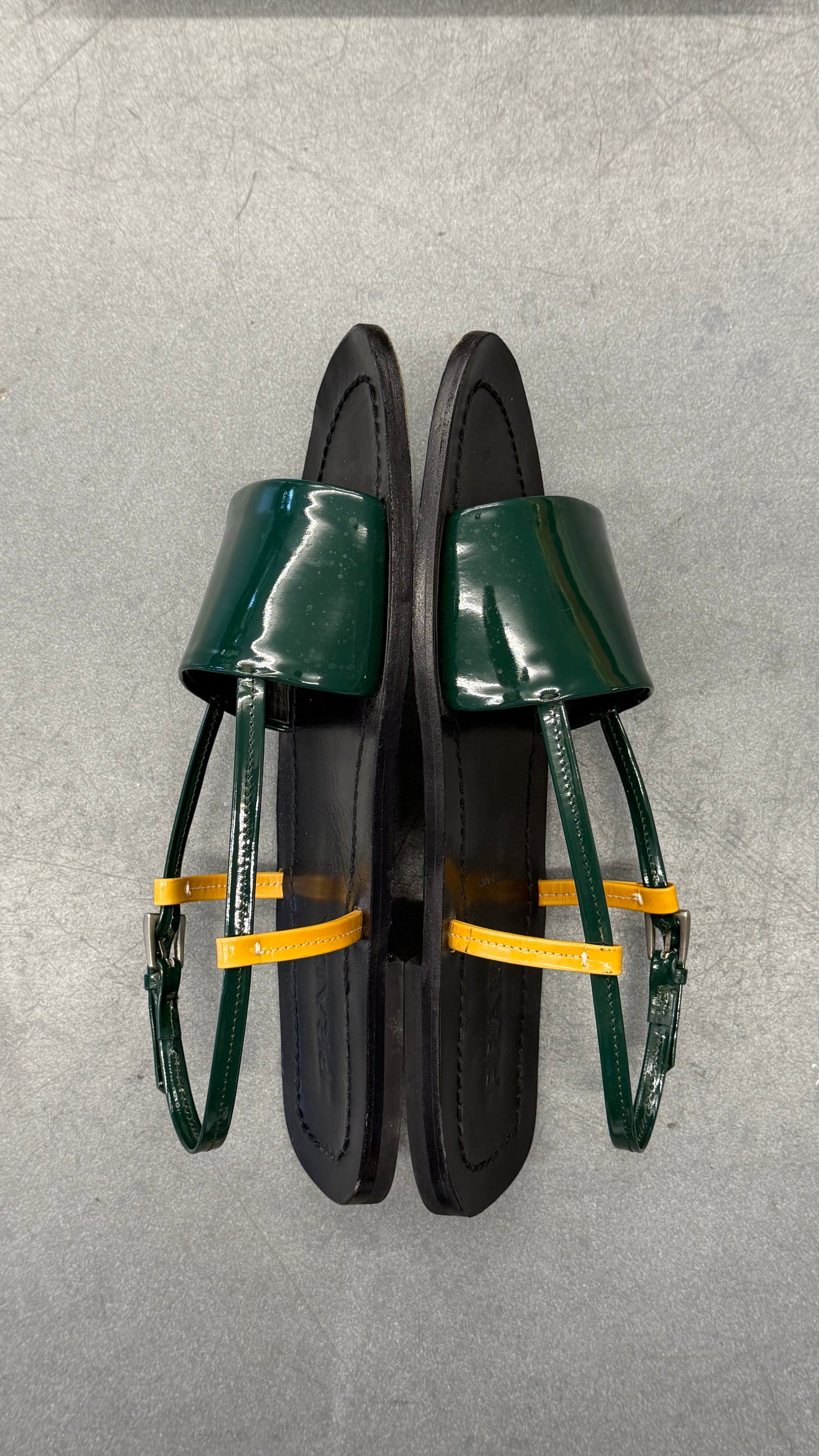 SIZE 10 PRADA GREEN PATENT LEATHER SANDALS (W/BOX)