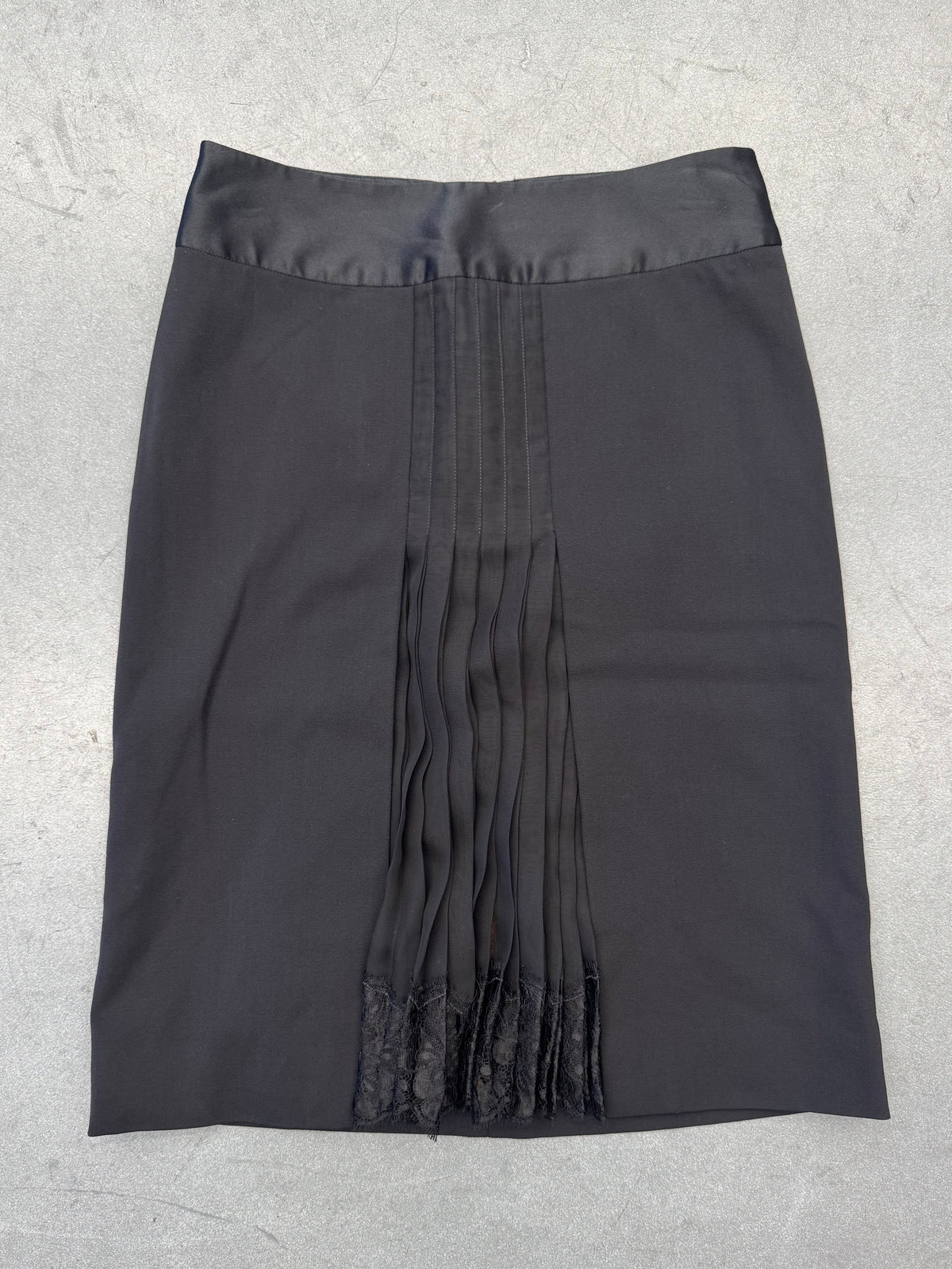 VINTAGE DOLCE & GABBANA PLEATED BLACK LACE SKIRT (LEOPARD LINED)