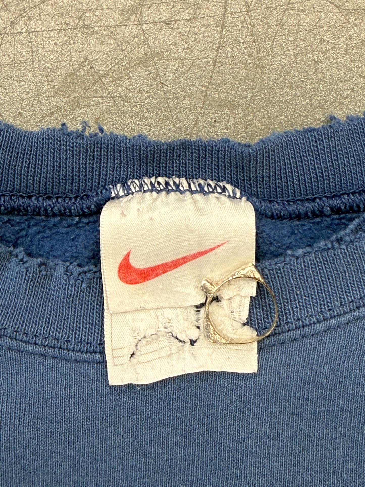 90S NIKE CHEST SIDE SWOOSH BLUE DISTRESSED CREWNECK SWEATER (WHITE/RED TAG)