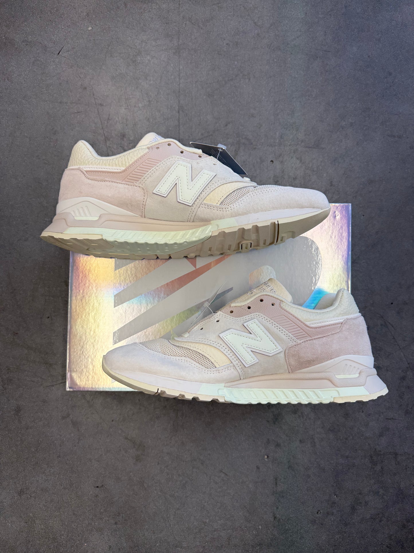 2025 SIZE 10 KITH NEW BALANCE 997.5 EASTER WHITE MARSHMALLOW (NEW WITH BOX)