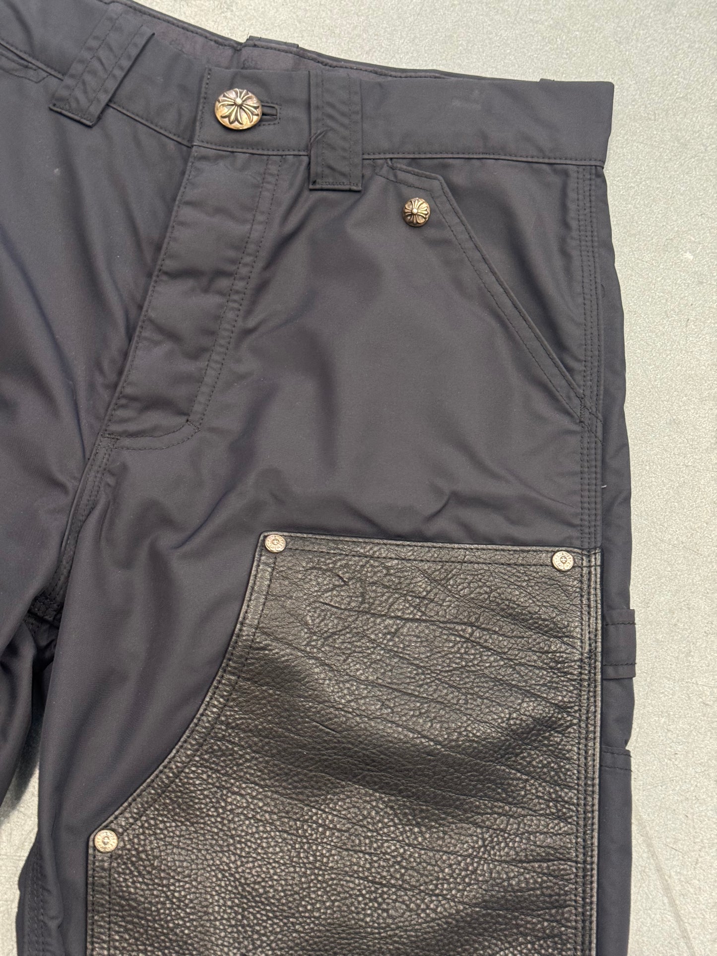 CHROME HEARTS LEATHER DOUBLE KNEE NYLON SHORTS - BLACK (27)