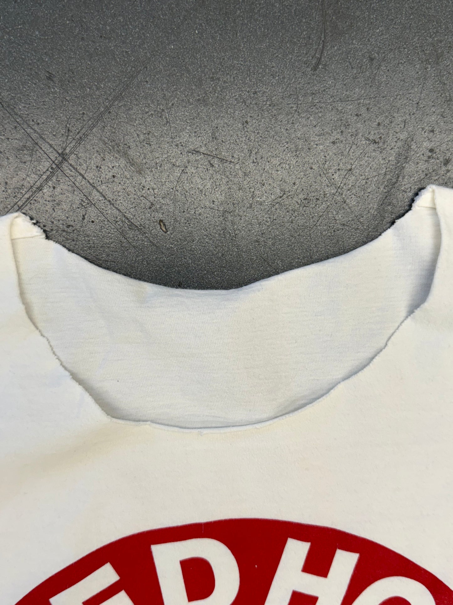 1998 RED HOT CHILI PEPPERS EURO LS TEE (RIPPED NECK)