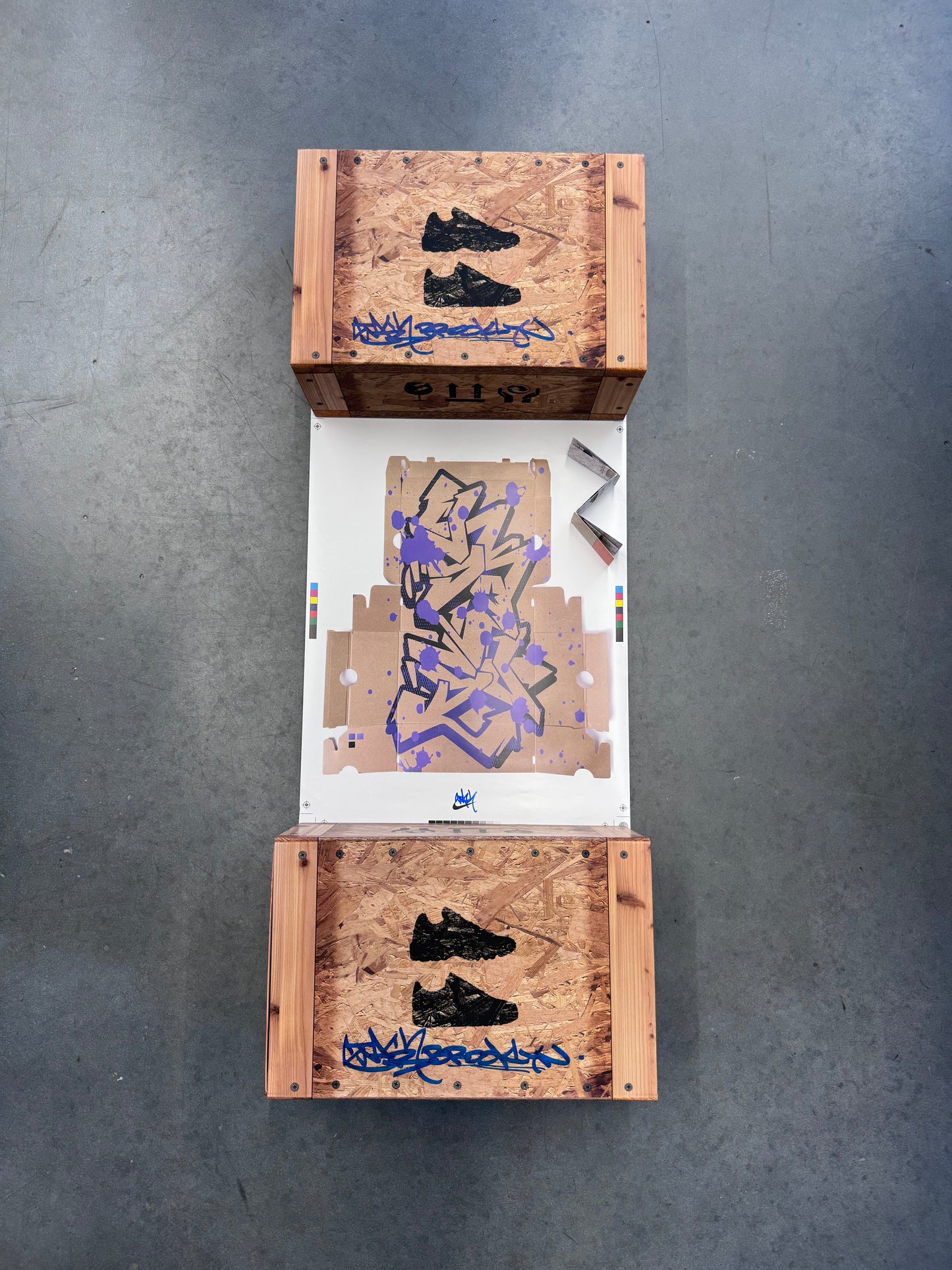 2024 SIZE 9.5 NIKE AIR MAX 95 & NIKE AIR FORCE 1 LOW STASH SPECIAL BOX (WITH POSTER) (SIGNED) (BRAND NEW OG ALL)