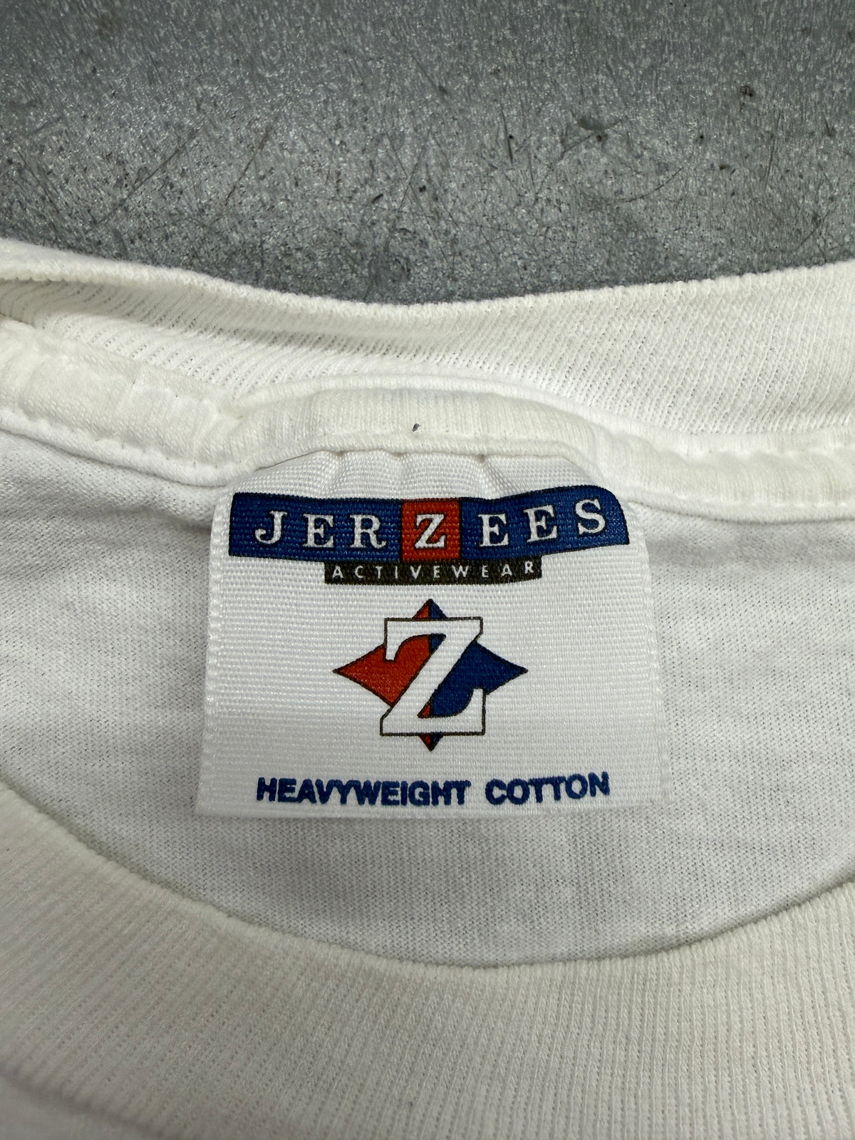 1999 MLB NEW YORK YANKEES WORLD SERIES CHAMPIONS DAILY NEWS TEAM OF THE CENTURY TEE (JERZEES TAG)