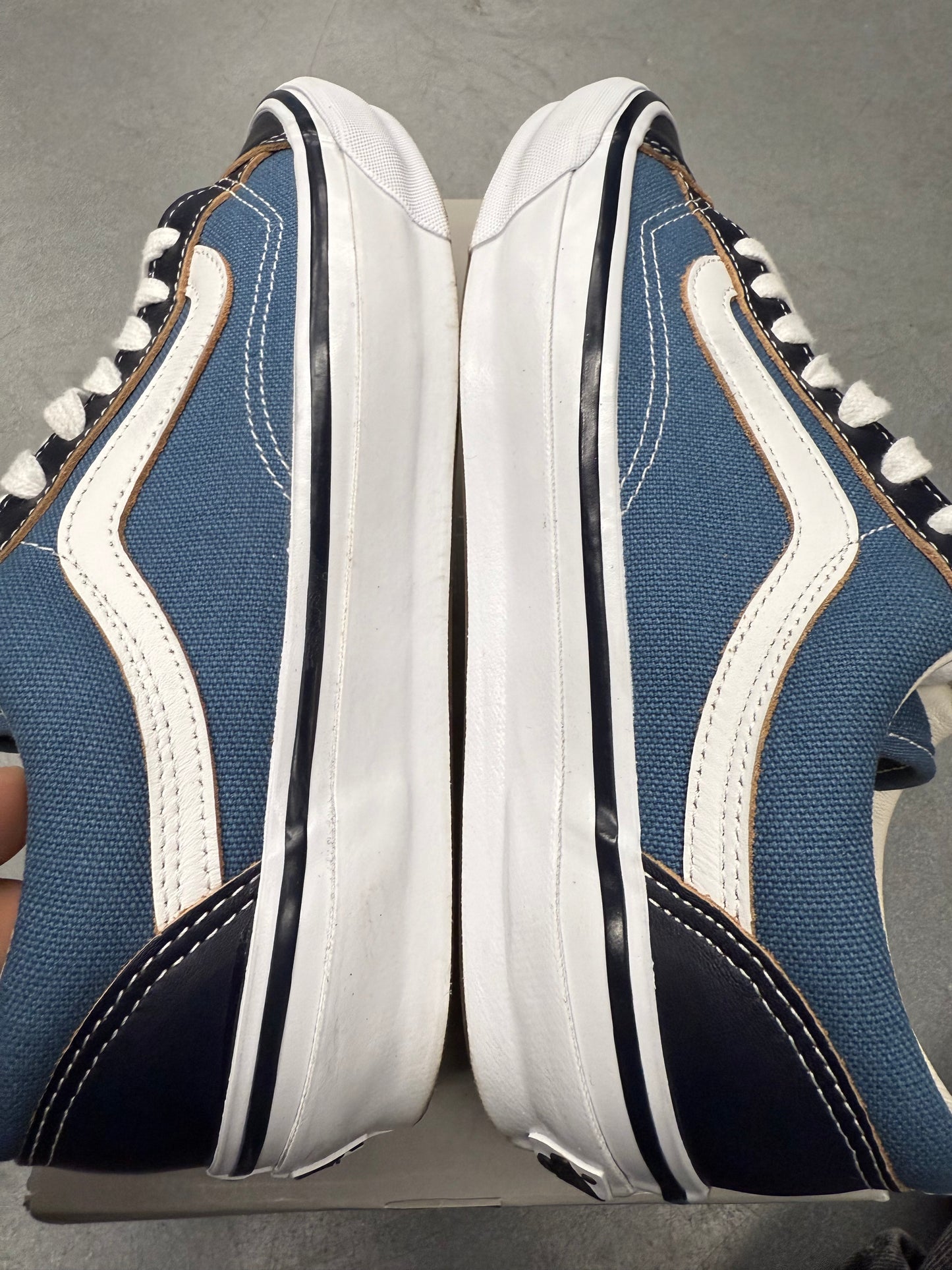 SIZE 8 VANS OTW OLD SKOOL 36 VIBRAM NAVY (PRE-OWNED WITH BOX)