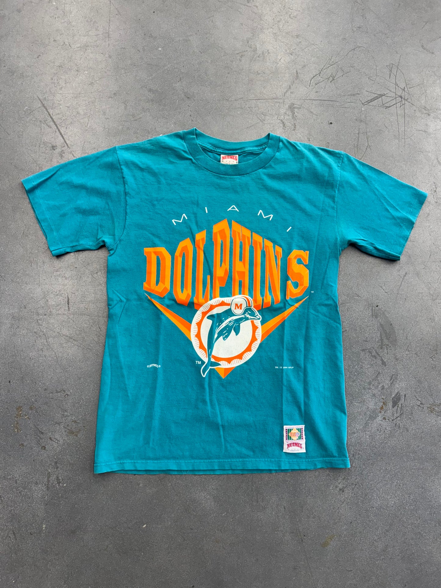 1994 MIAMI DOLPHINS NUTMEG MILLS CHEVRON LOGO SPELLOUT TEE