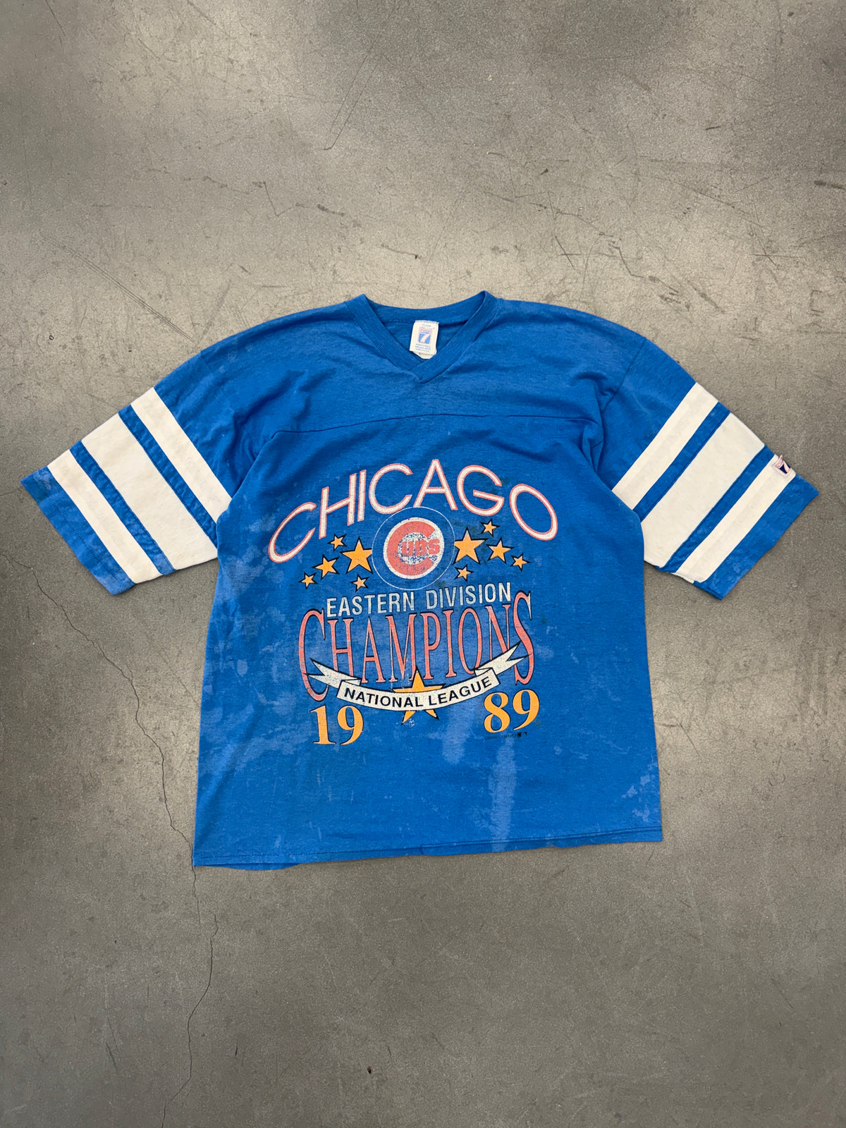 1989 CHICAGO CUBS EASTERN DIVISION CHAMPIONS STRIPED SLEEVE TEE (LOGO 7 TAG)
