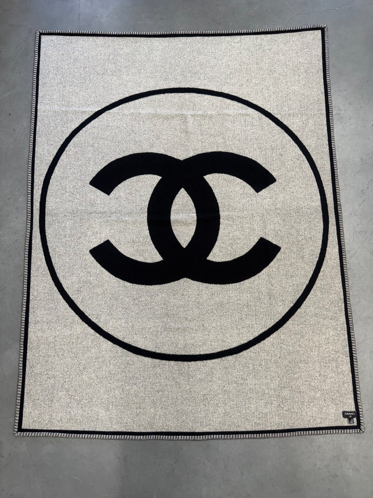 CHANEL OVERSIZED CC THROW BLANKET - BLACK/WHITE