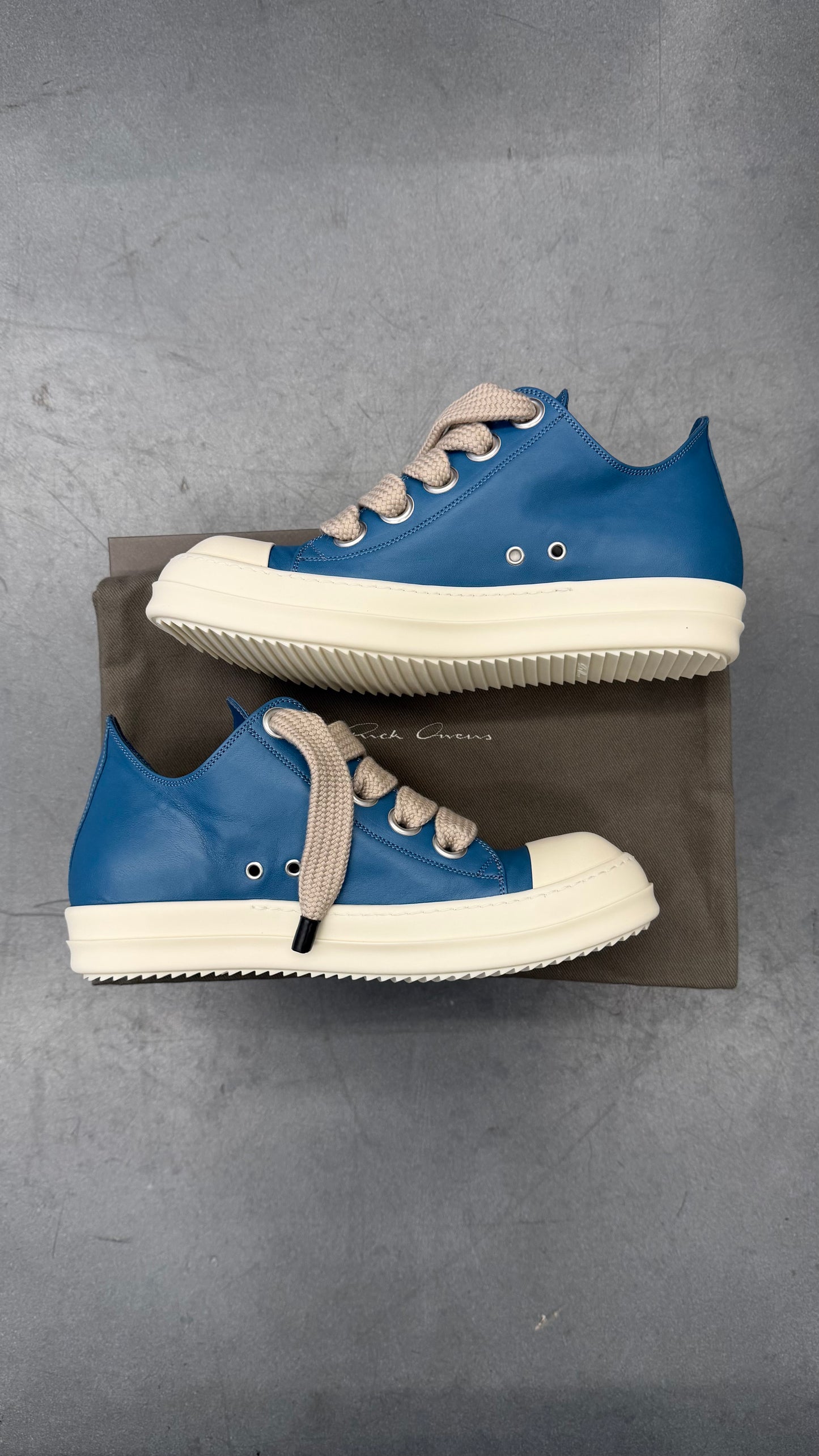RICK OWENS JUMBOLACE LOW SNEAKS - NUBLU/MILK/MILK