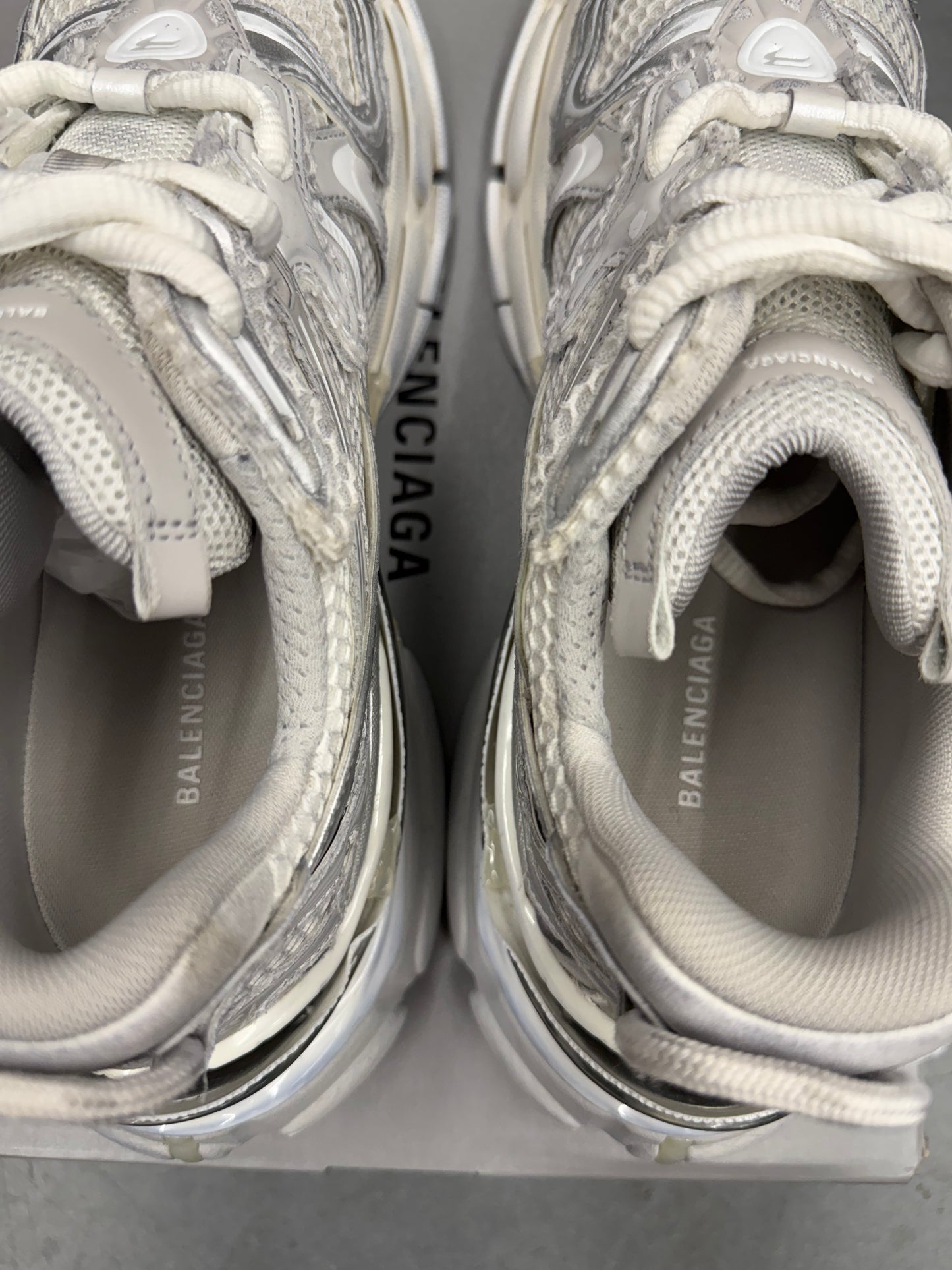 SIZE 41 BALENCIAGA RUNNER 2 WORN-OUT SNEAKERS