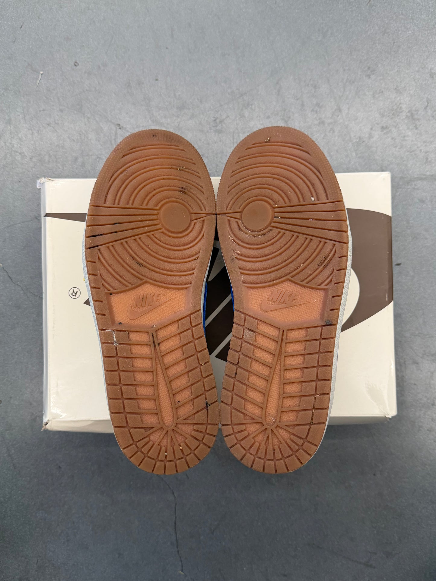 2024 SIZE 10.5W JORDAN 1 RETRO LOW OG SP TRAVIS SCOTT CANARY (PRE-OWNED WITH BOX)