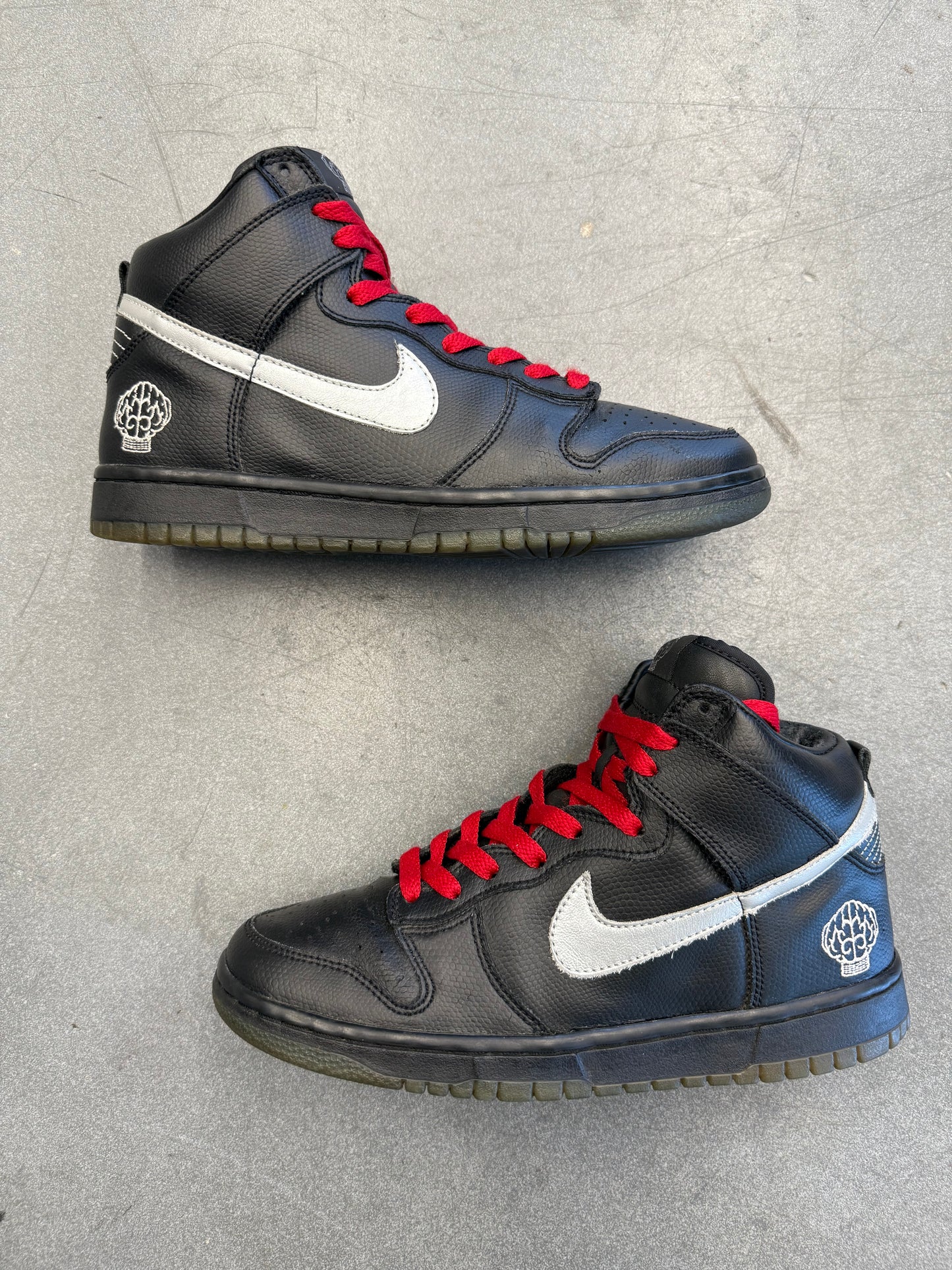 2004 SIZE 7.5 NIKE DUNK HIGH X PHARRELL WILLIAMS N.E.R.D. (PRE-OWNED WITH BOX)