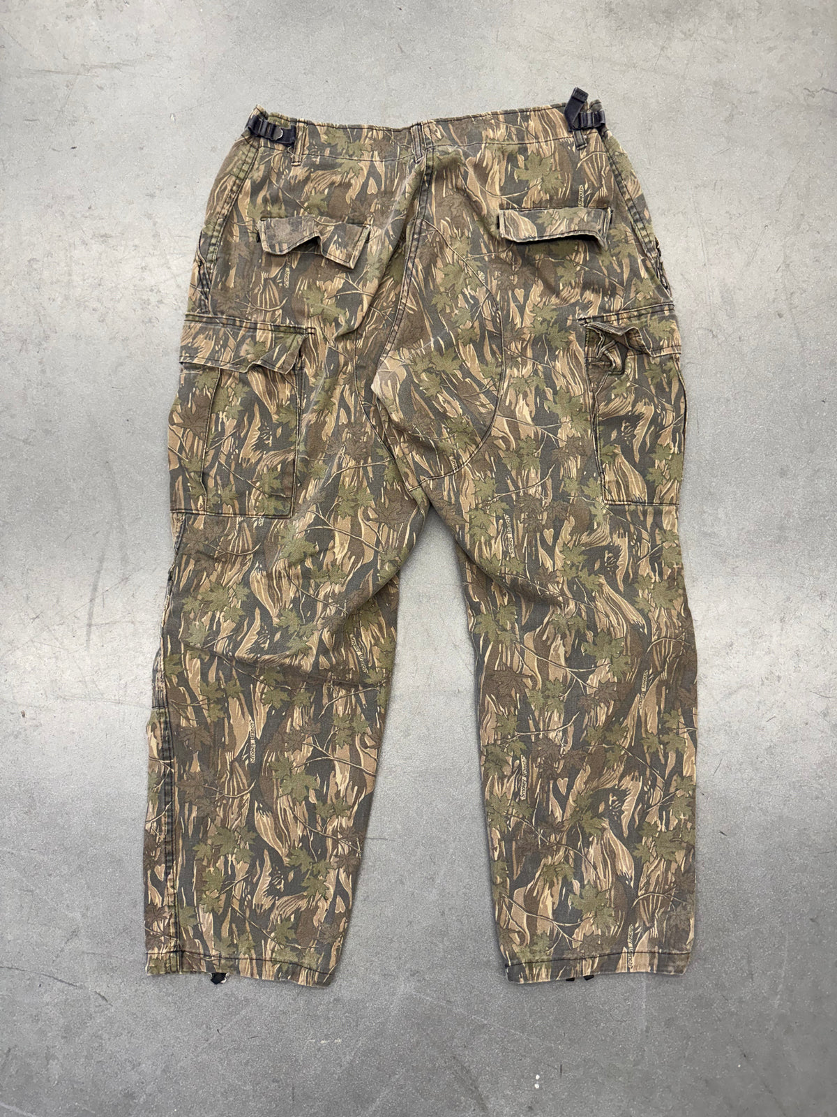 VINTAGE ROTHCO MILITARY DIVISION SMOKEY BRANCH CAMO CARGO PANTS