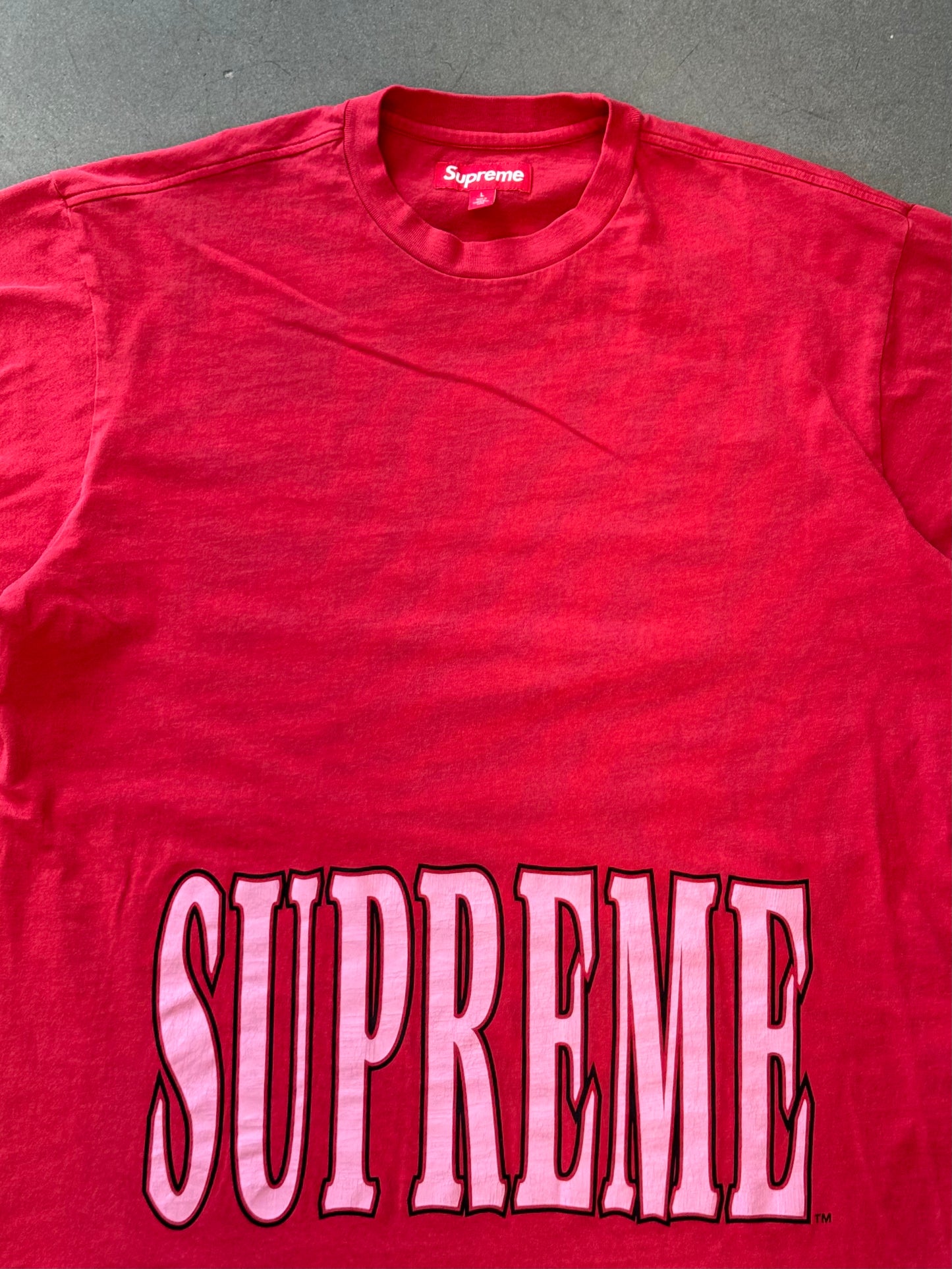 FW25 SUPREME CRACKED STRETCH SS TOP - RED