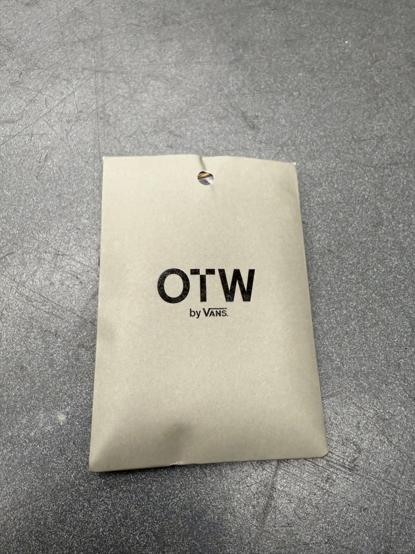 SIZE 8 VANS OTW OLD SKOOL 36 VIBRAM NAVY (PRE-OWNED WITH BOX)